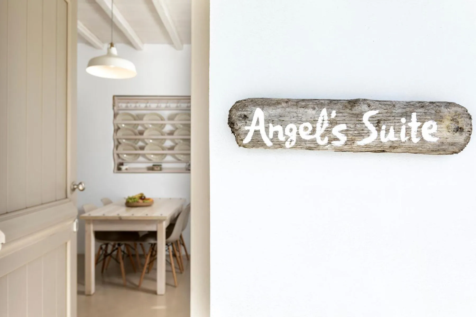 White Tinos Luxury Suites