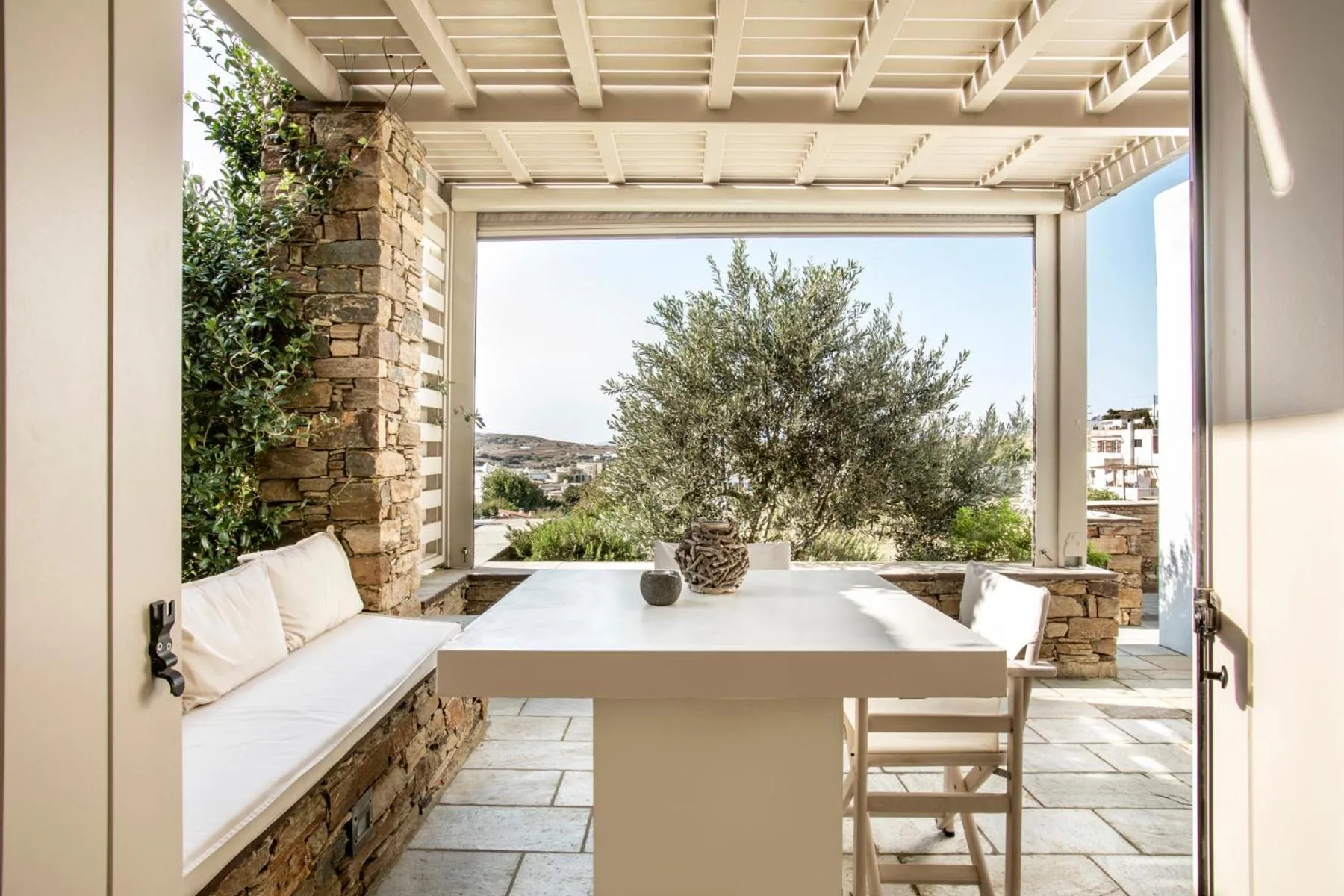 White Tinos Luxury Suites