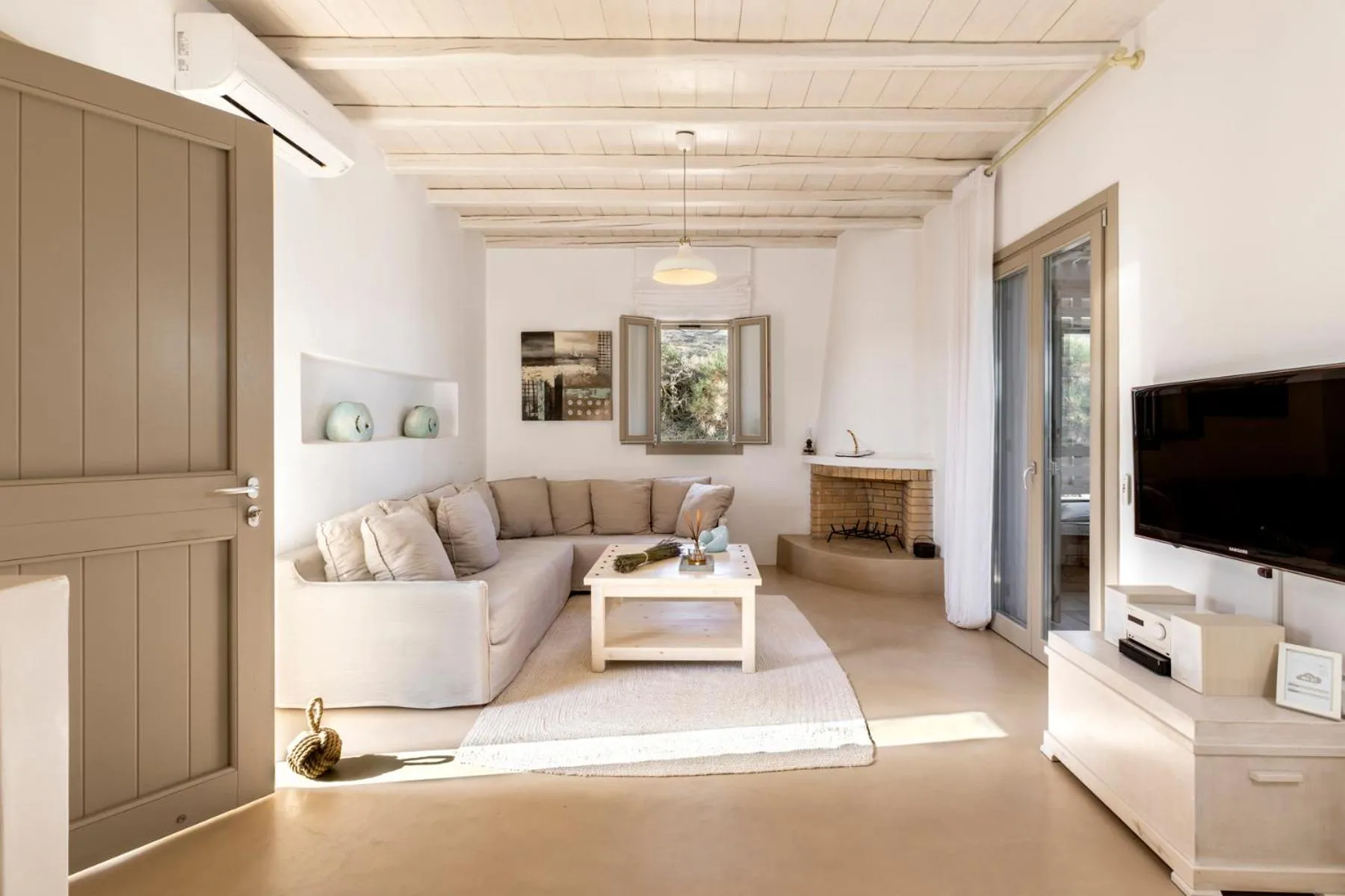 White Tinos Luxury Suites