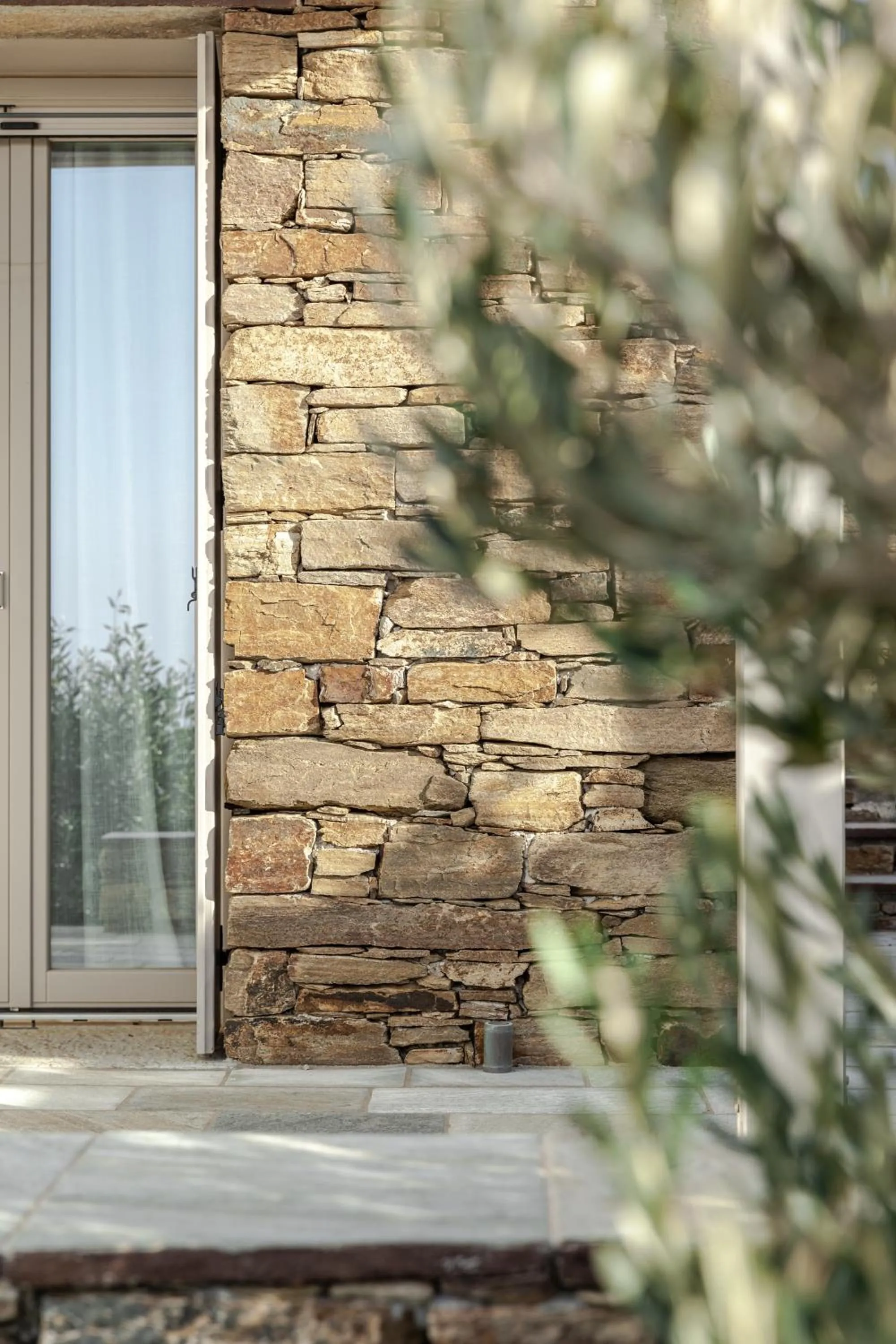 White Tinos Luxury Suites