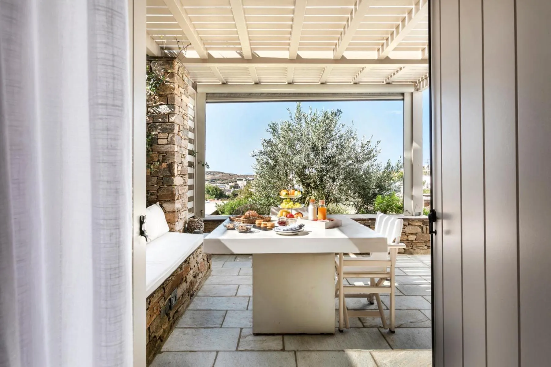 White Tinos Luxury Suites