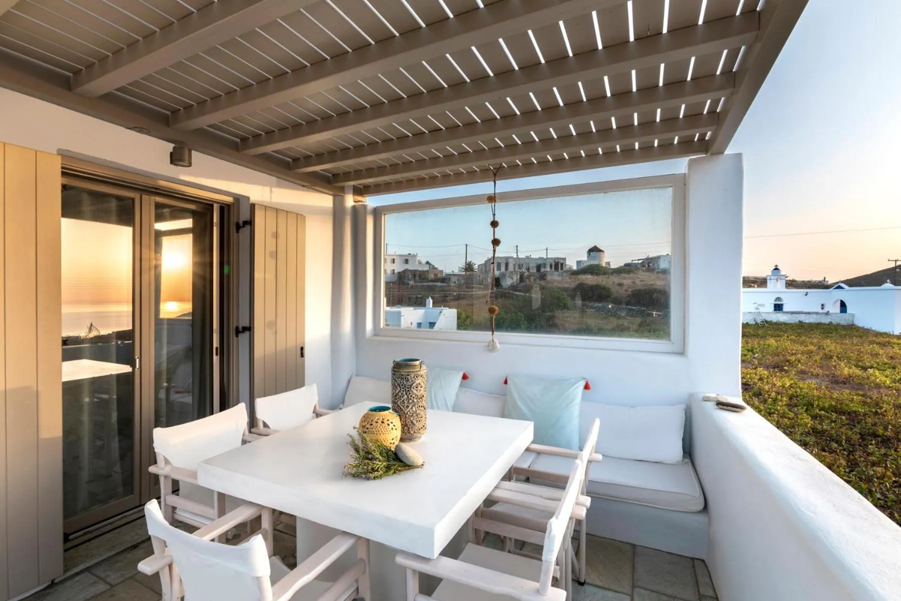 White Tinos Luxury Suites