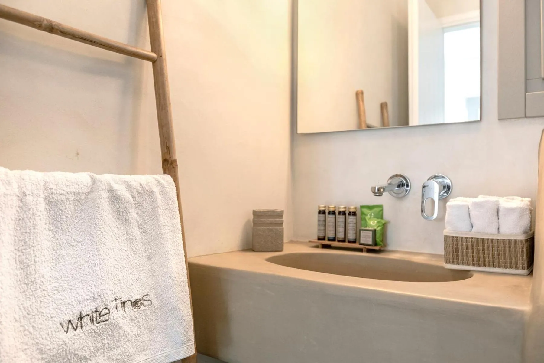 White Tinos Luxury Suites