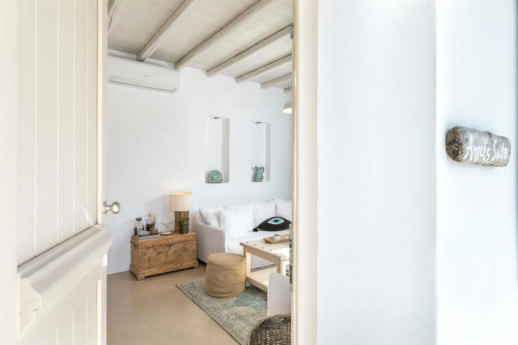 White Tinos Luxury Suites