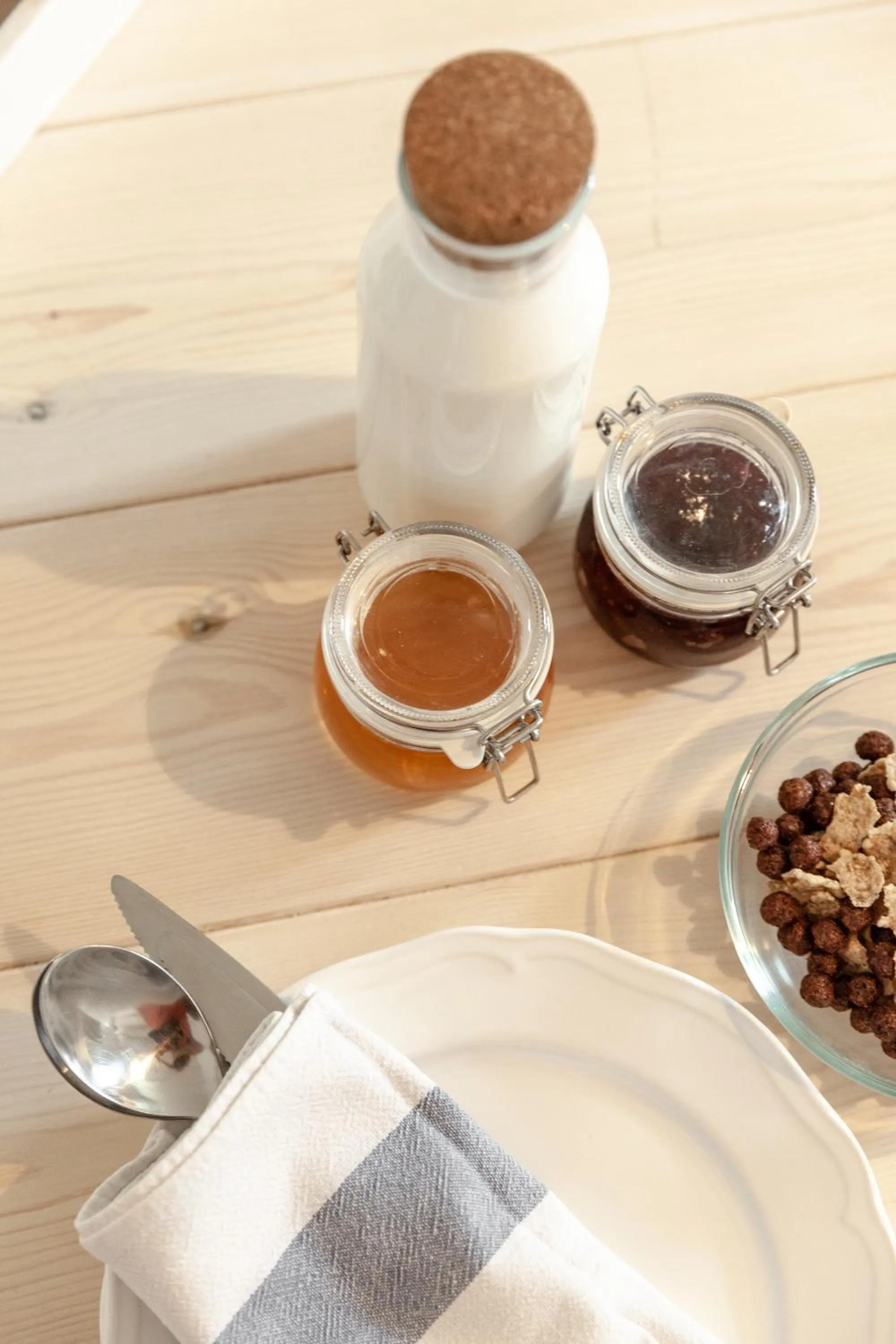 White Tinos Luxury Suites