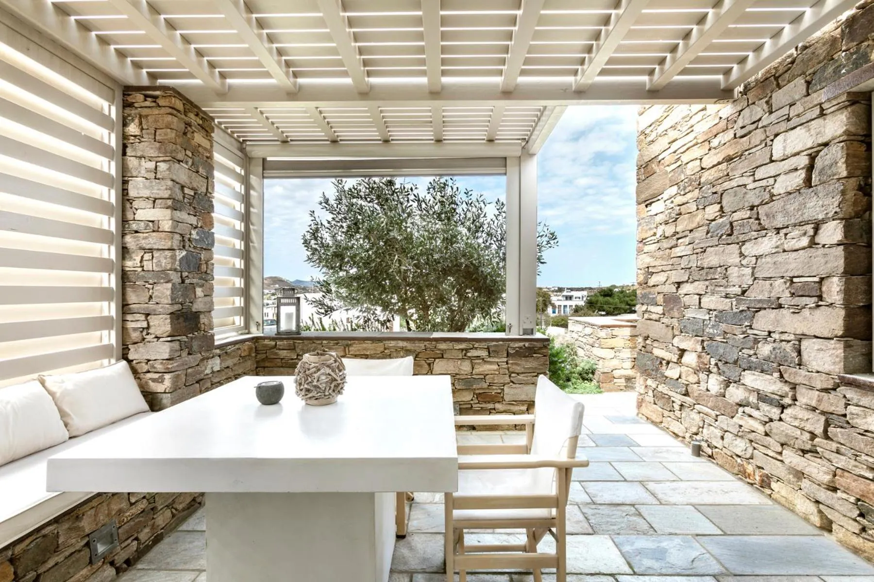 Balcony/Terrace in White Tinos Luxury Suites