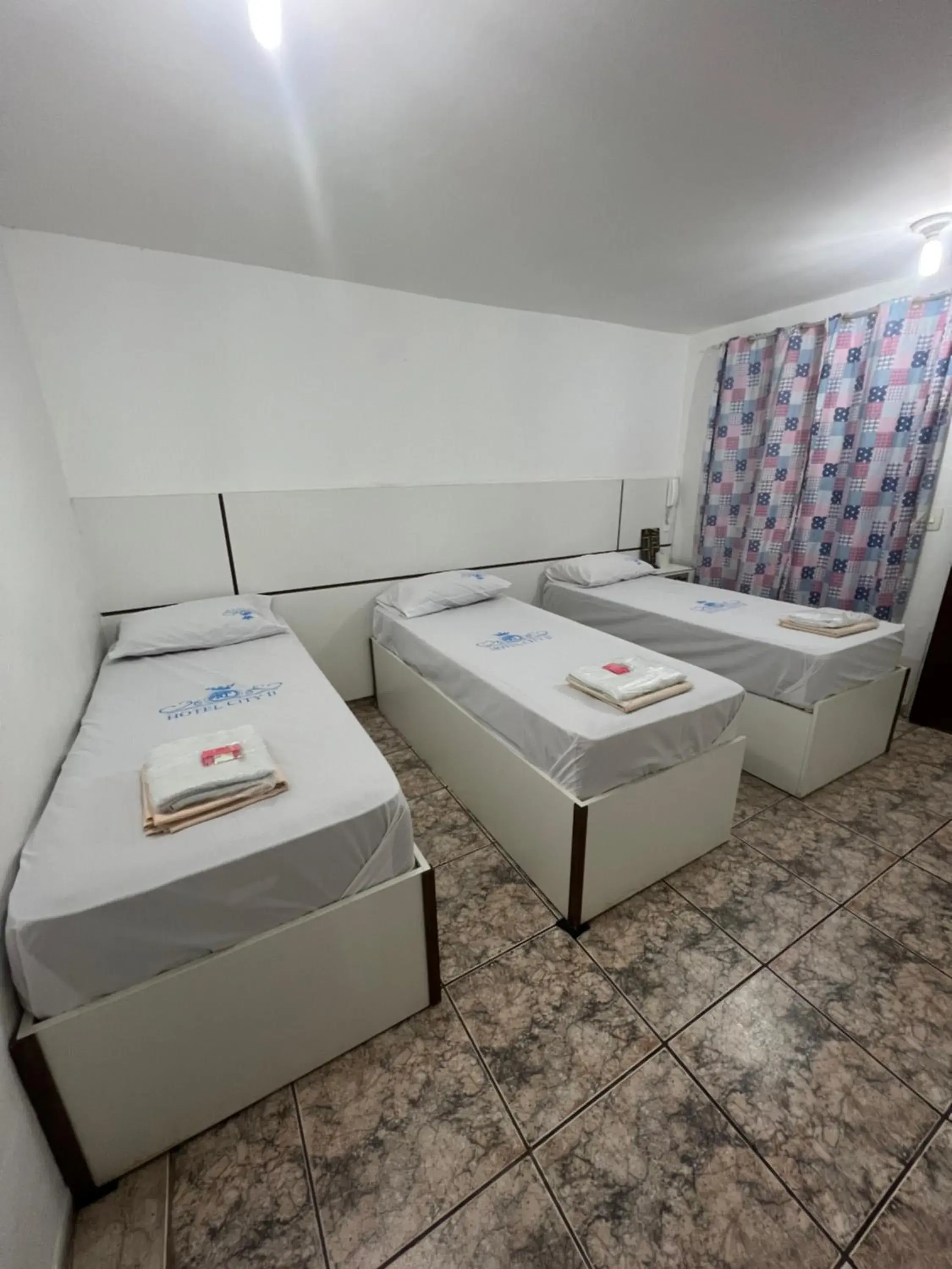 Triple Room in Hotel City II Triple Room in Hotel City II