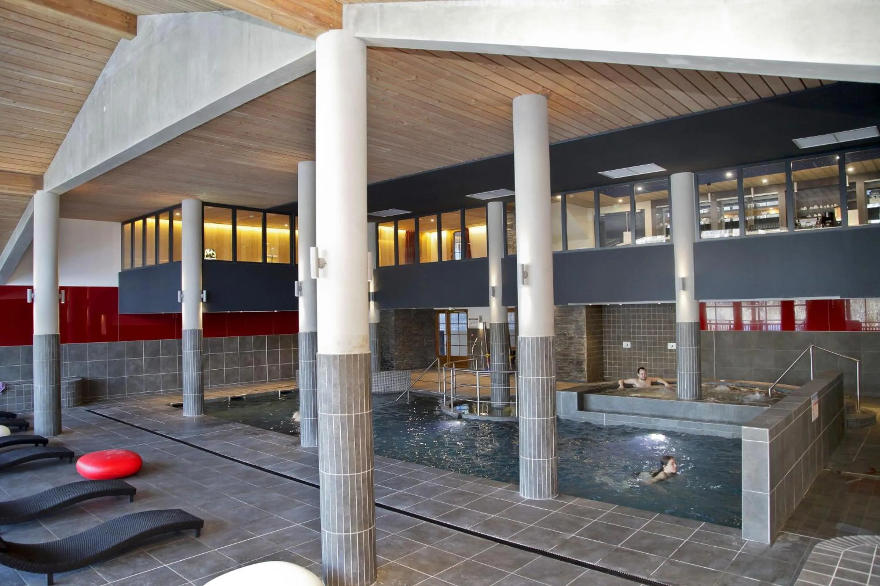 Swimming pool in Résidence Odalys Les Fermes de Châtel