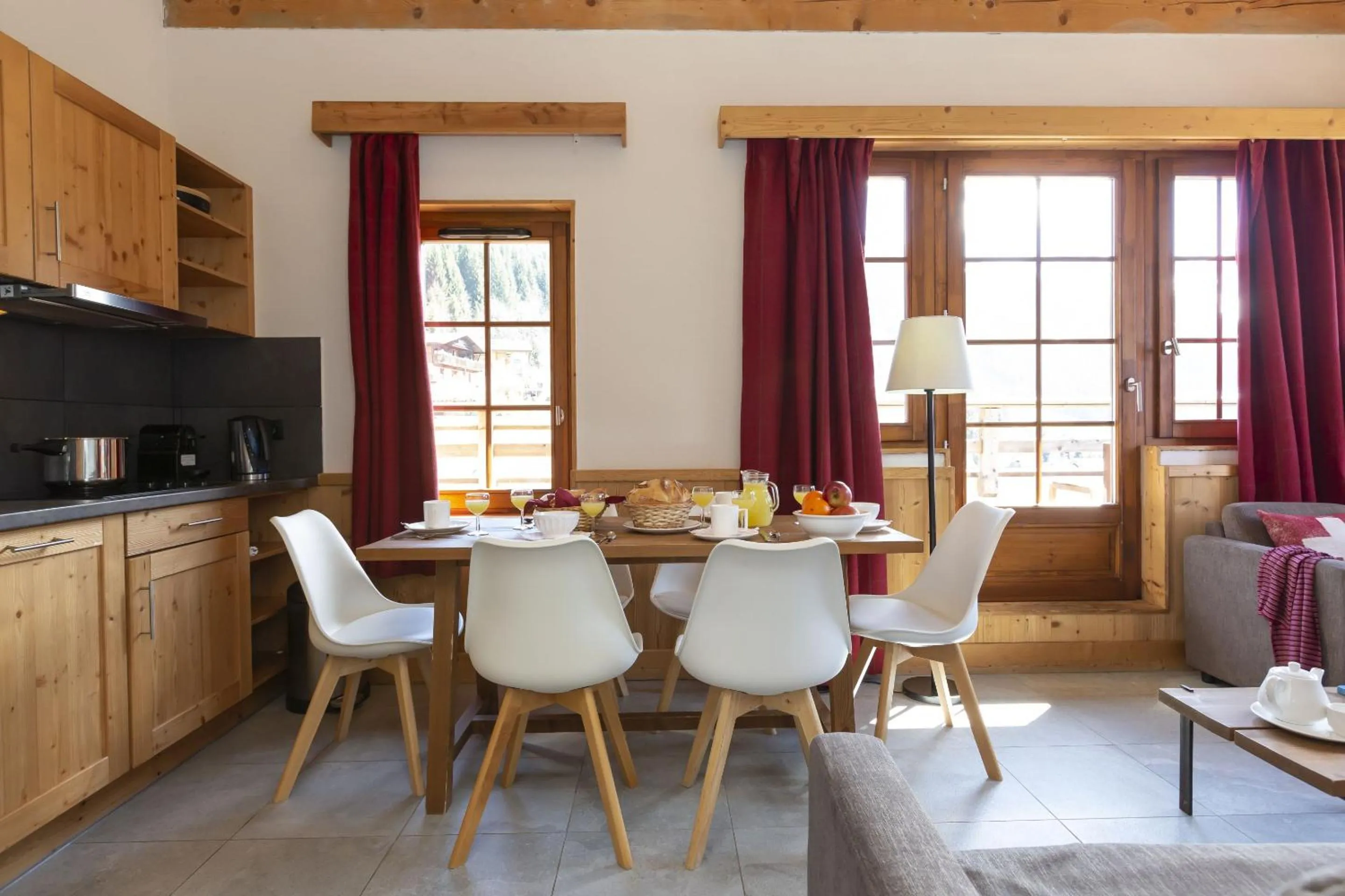 Dining area in Résidence Odalys Les Fermes de Châtel