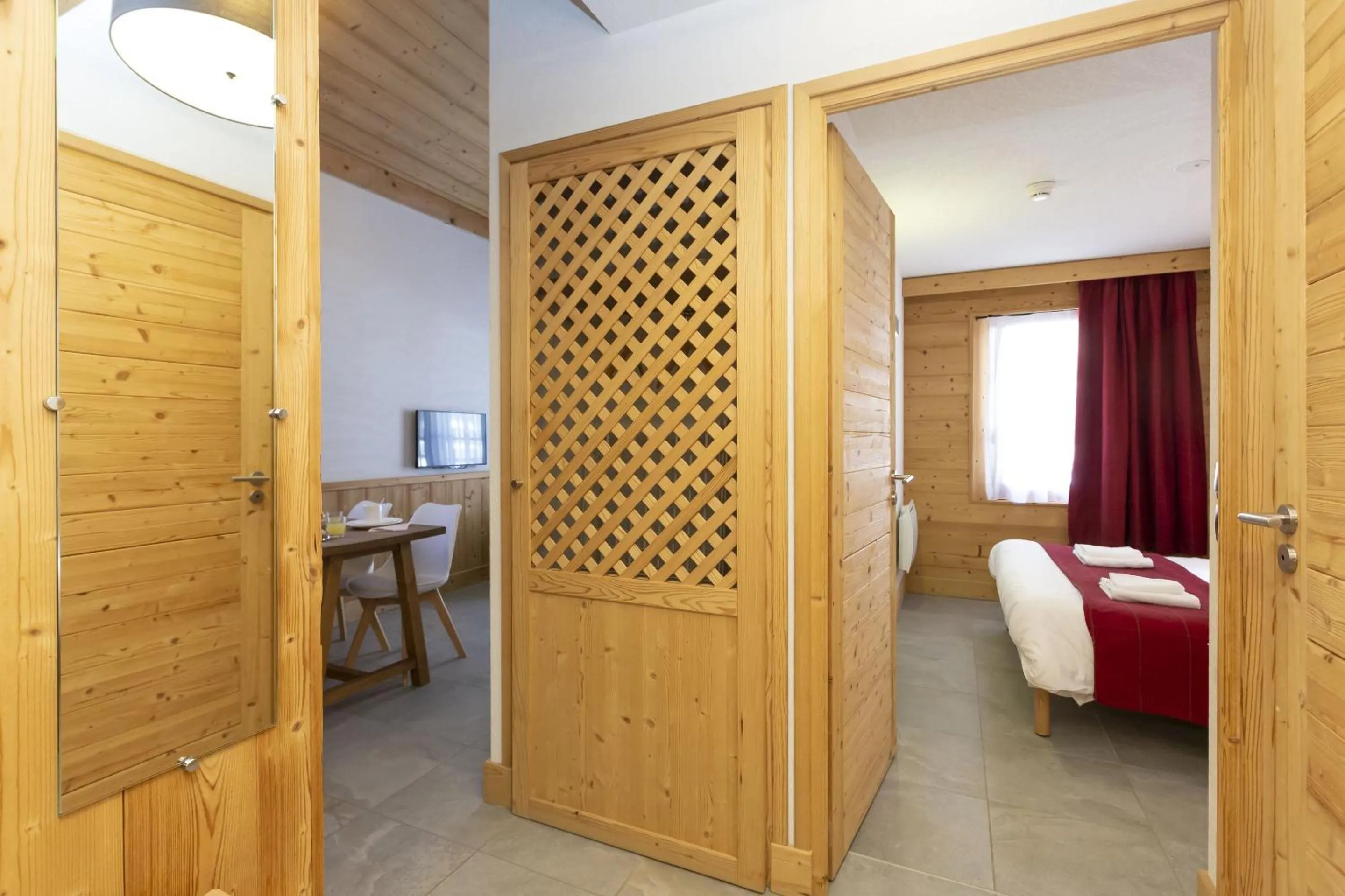 Photo of the whole room, Bed in Résidence Odalys Les Fermes de Châtel