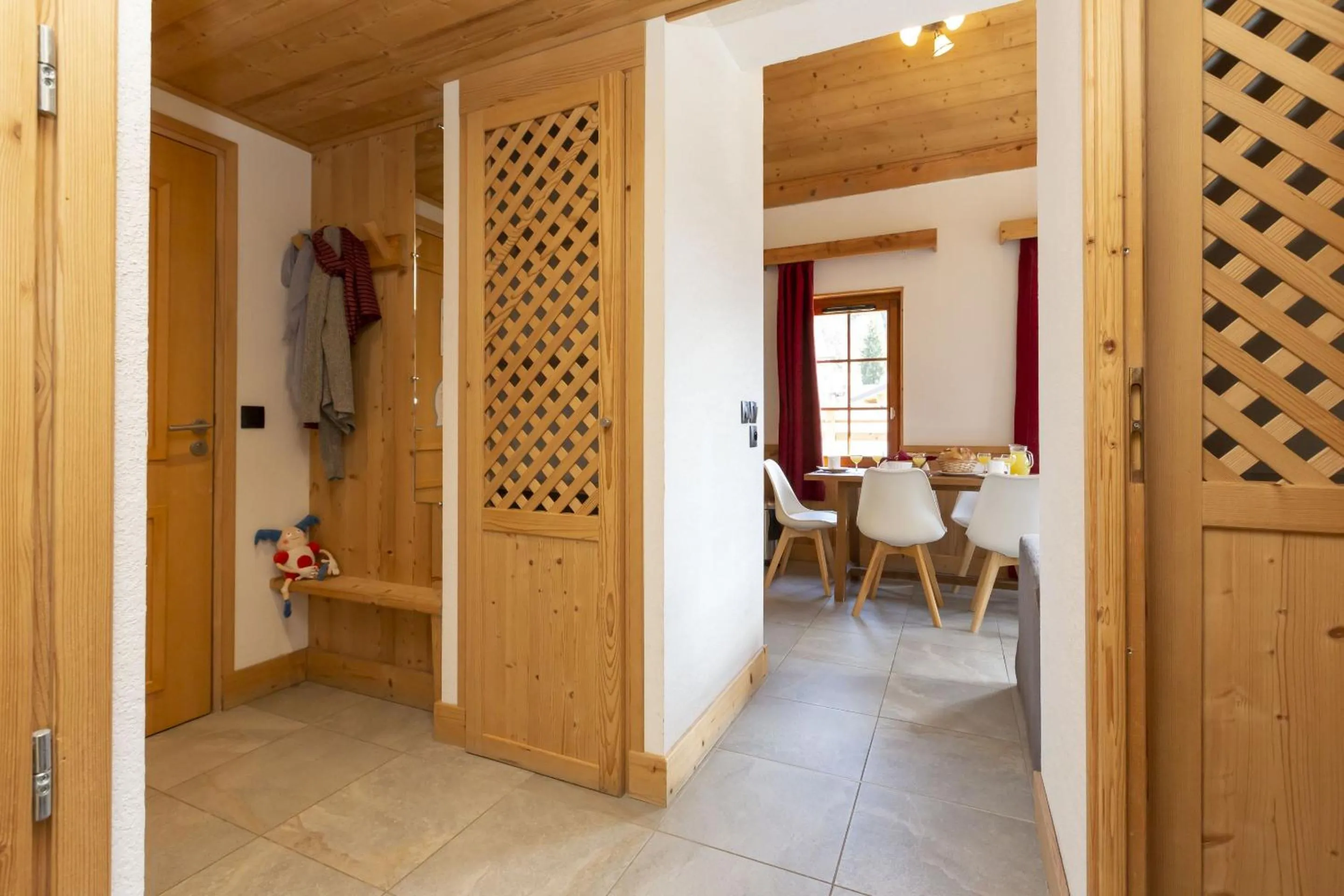 wardrobe in Résidence Odalys Les Fermes de Châtel