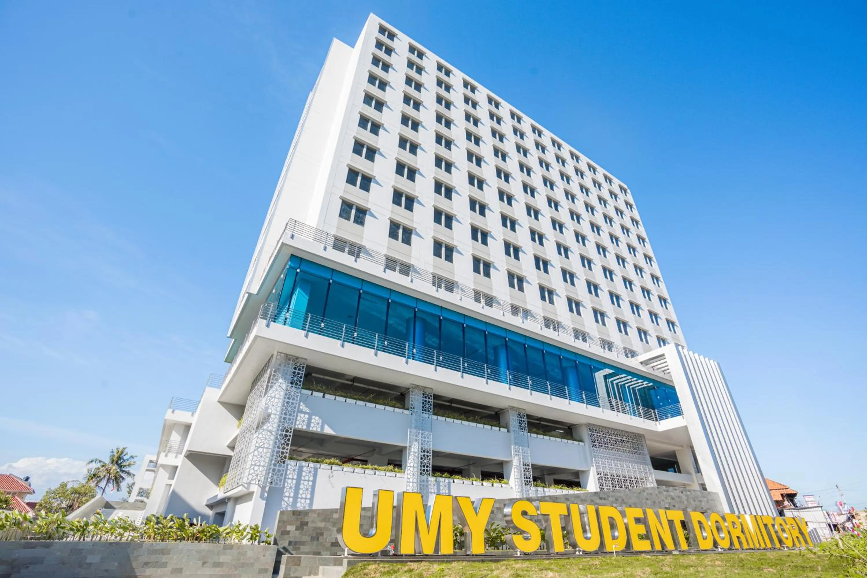 University Hotel UMY