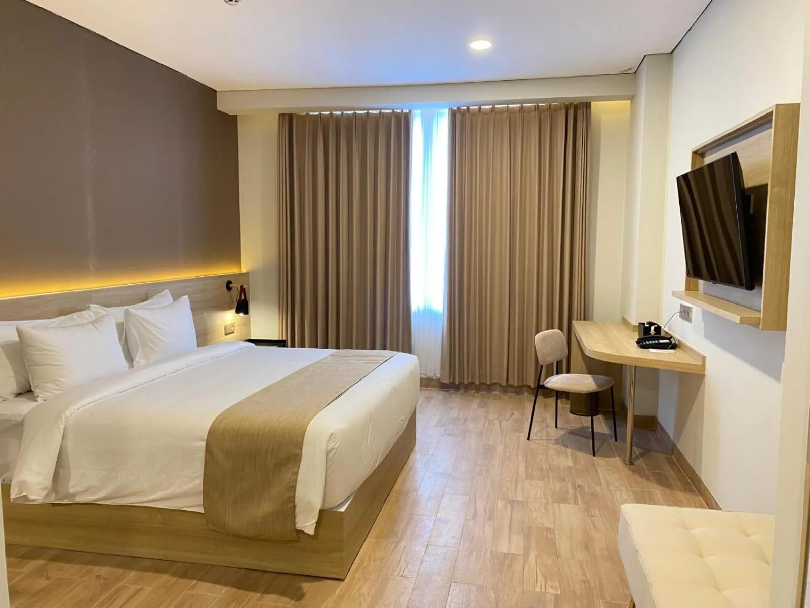 University Hotel UMY