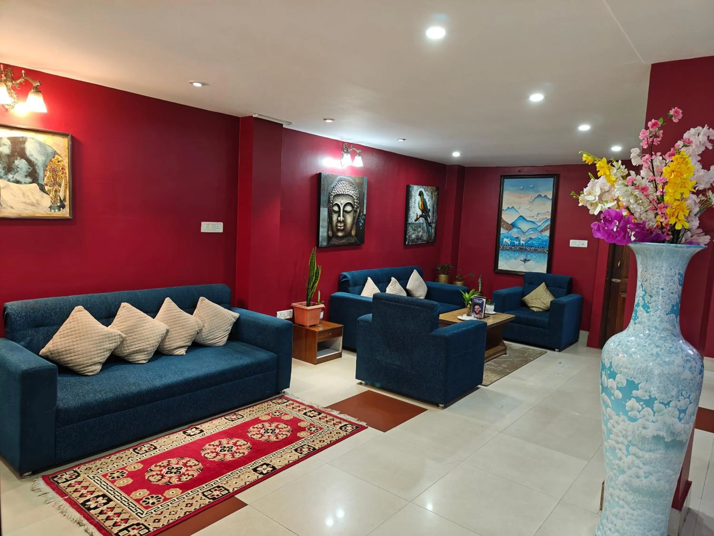 Seating area in Hotel Sunmount Mayal Retreat