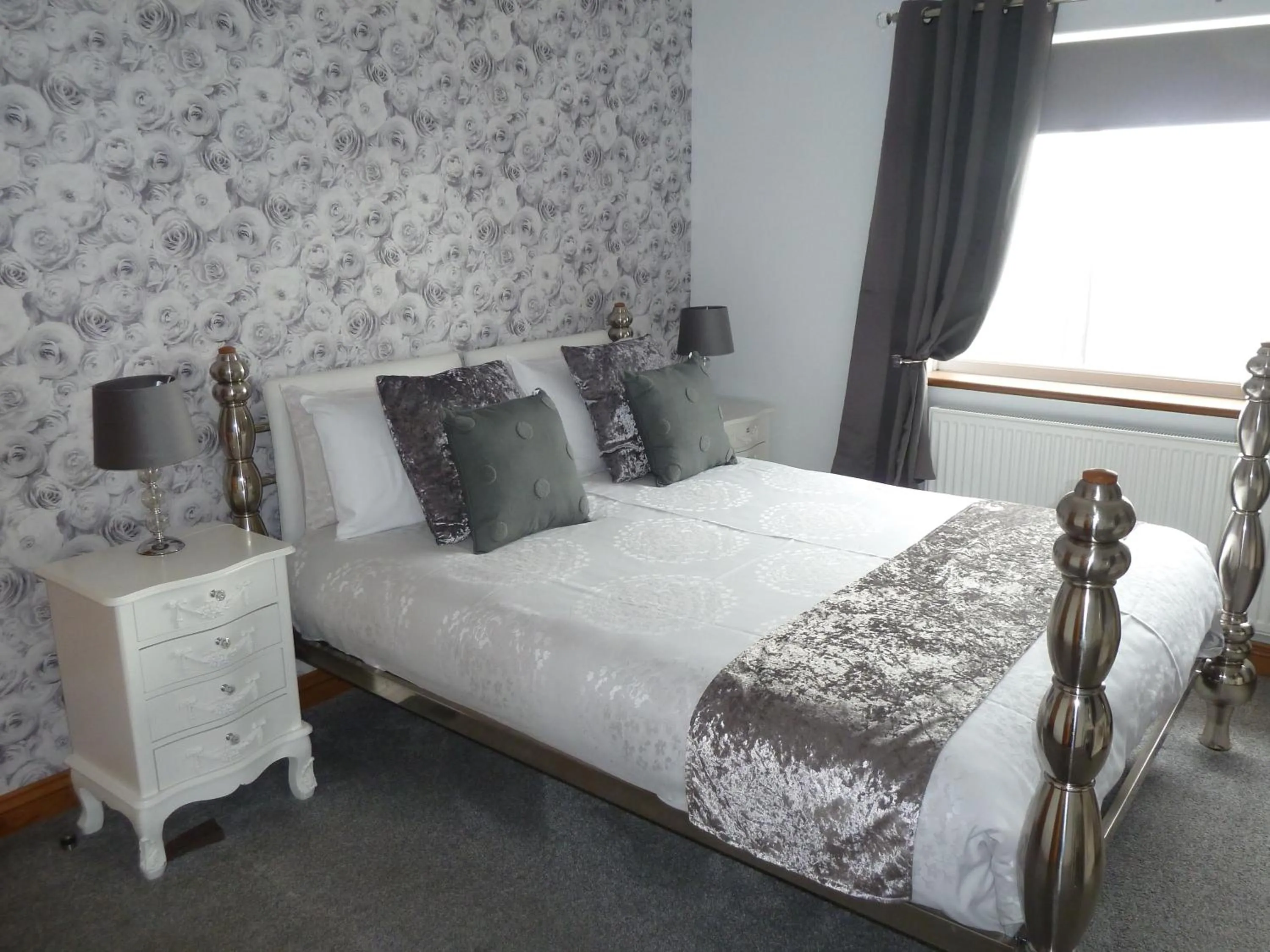 Bed in Gwynfryn Guest House