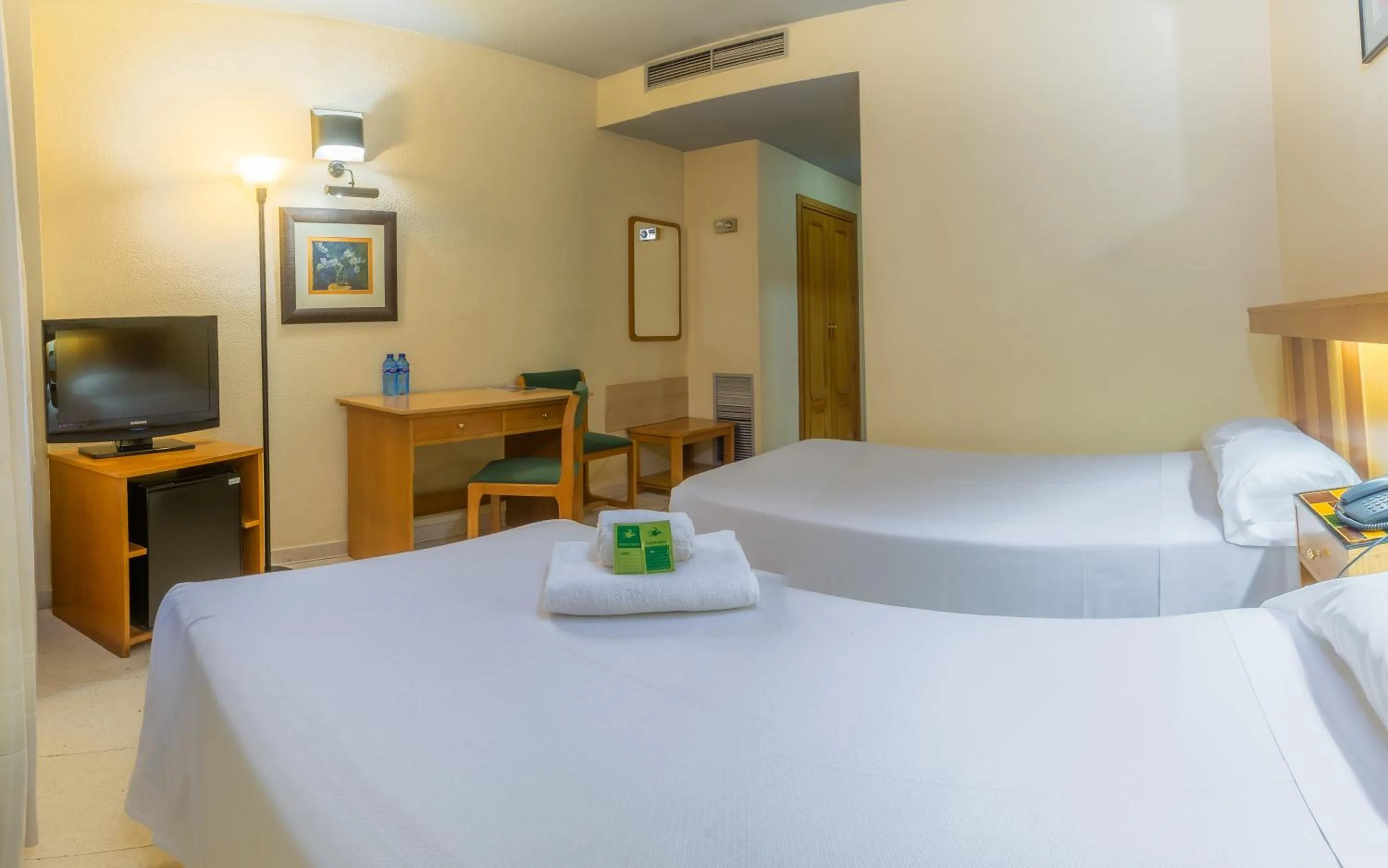 Communal lounge/ TV room, Bed in Pacoche Murcia