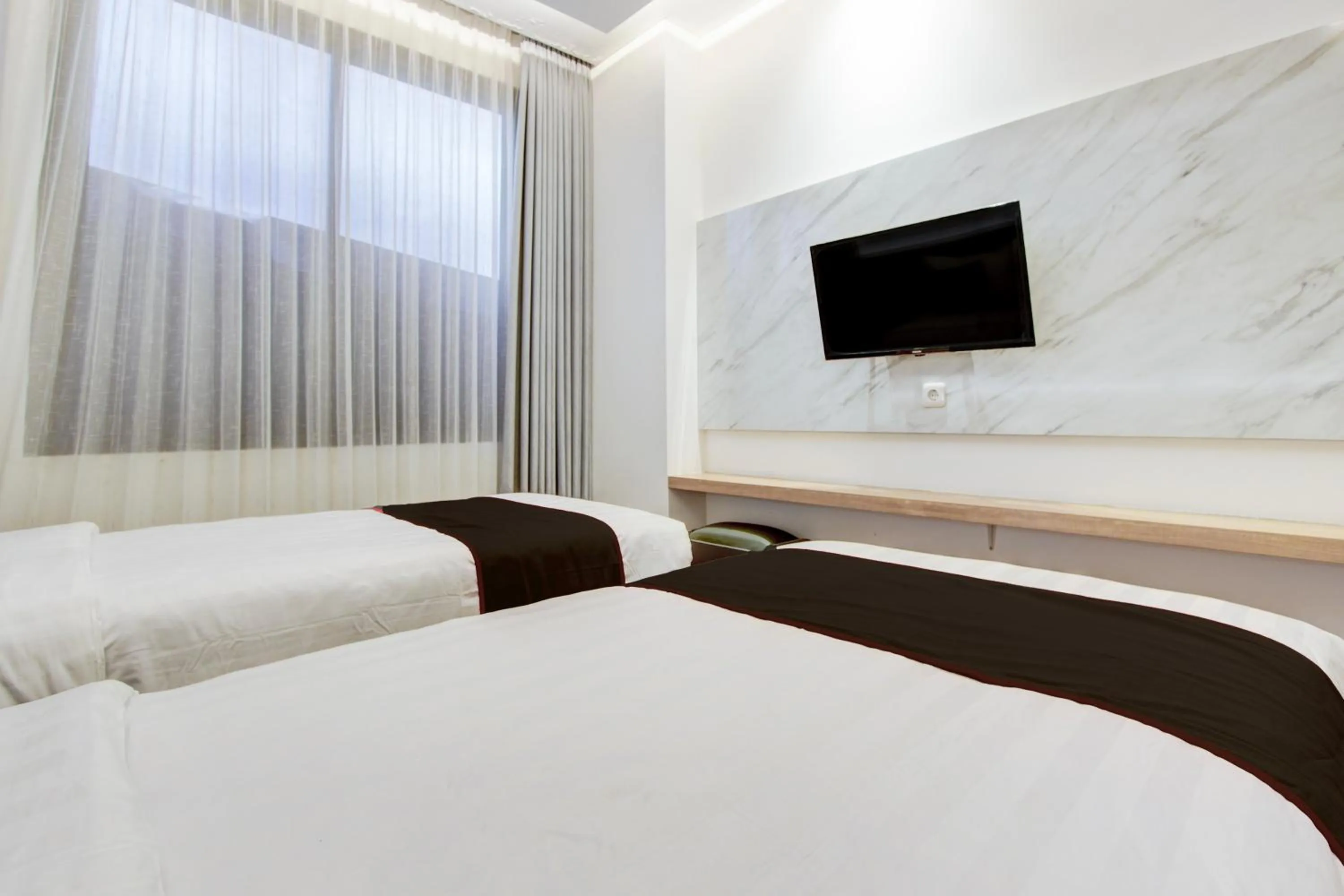 Bedroom, Bed in Townhouse OAK Near The Park Mall Semarang Formerly Semarang Boutique Hotel