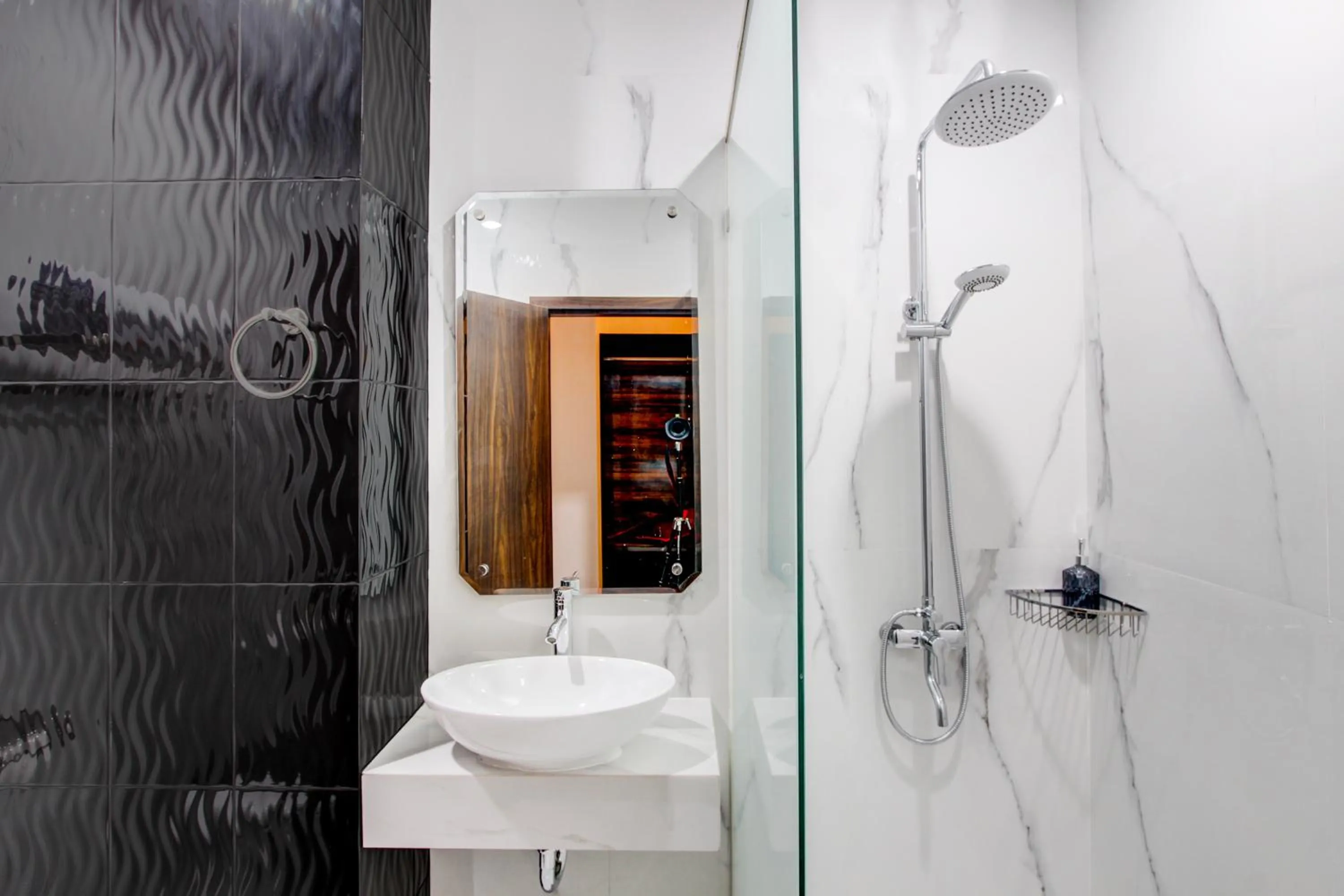 Bathroom in Townhouse OAK Near The Park Mall Semarang Formerly Semarang Boutique Hotel