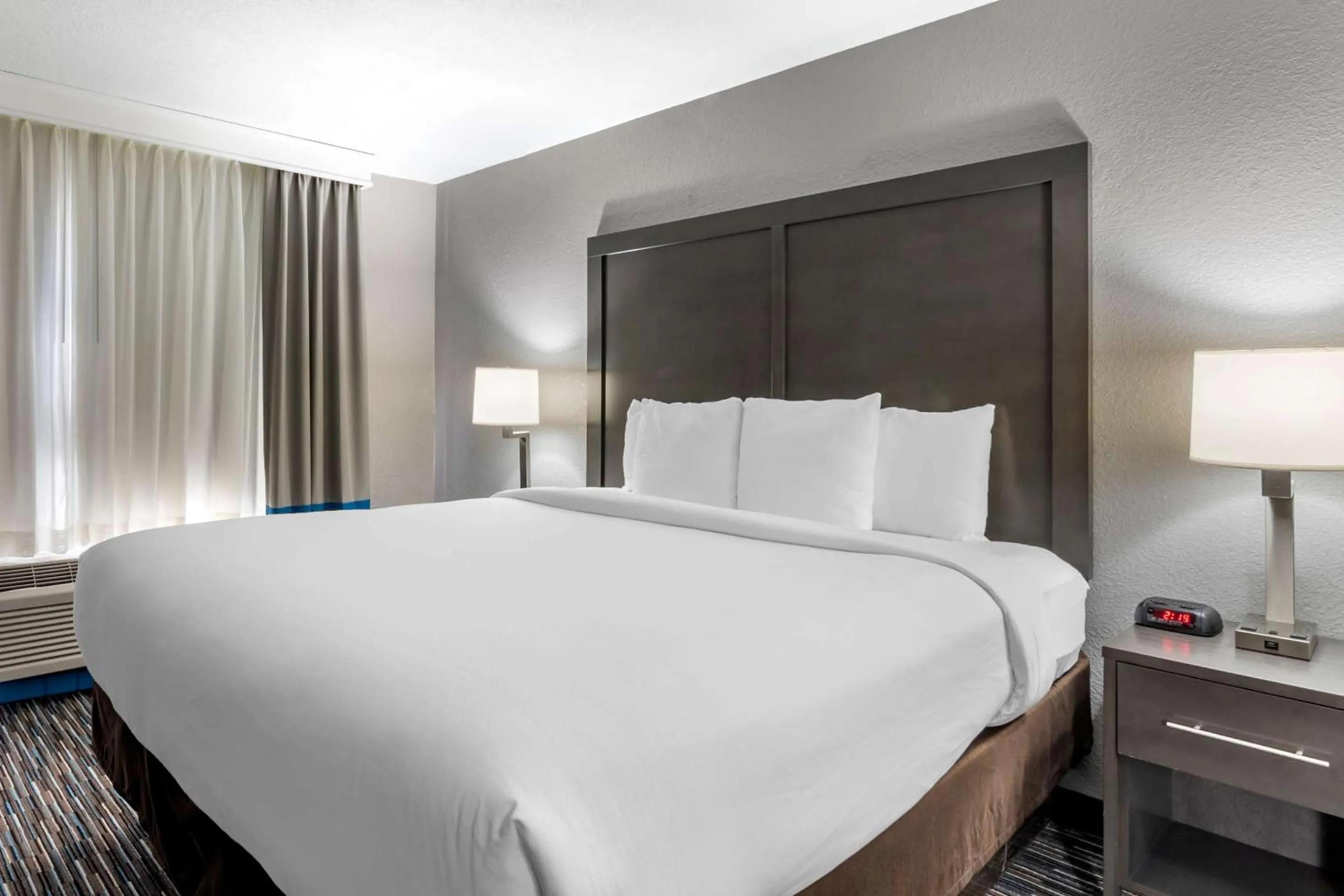 Bedroom, Bed in Comfort Inn & Suites Emporia