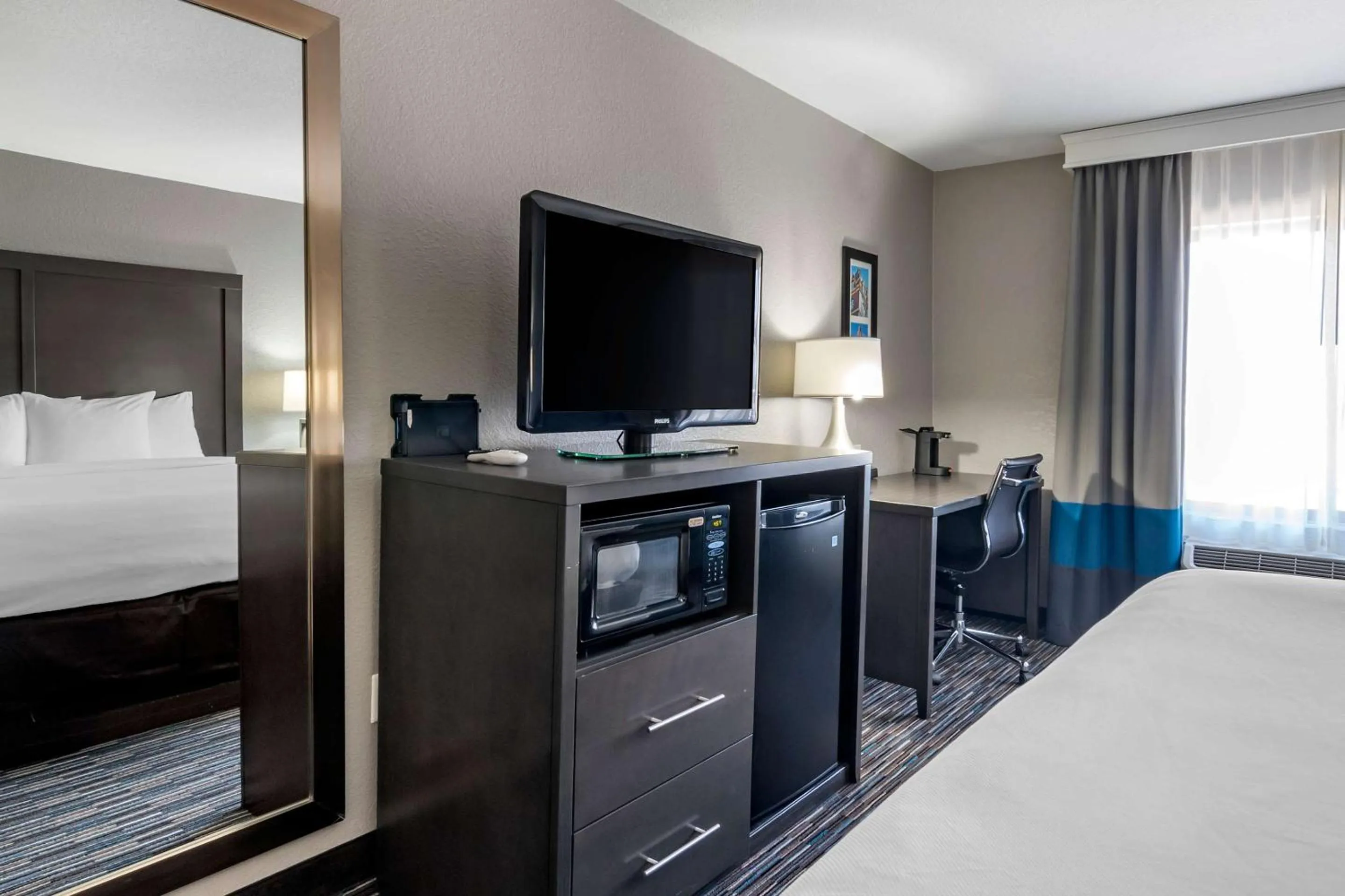 Bedroom, Bed in Comfort Inn & Suites Emporia