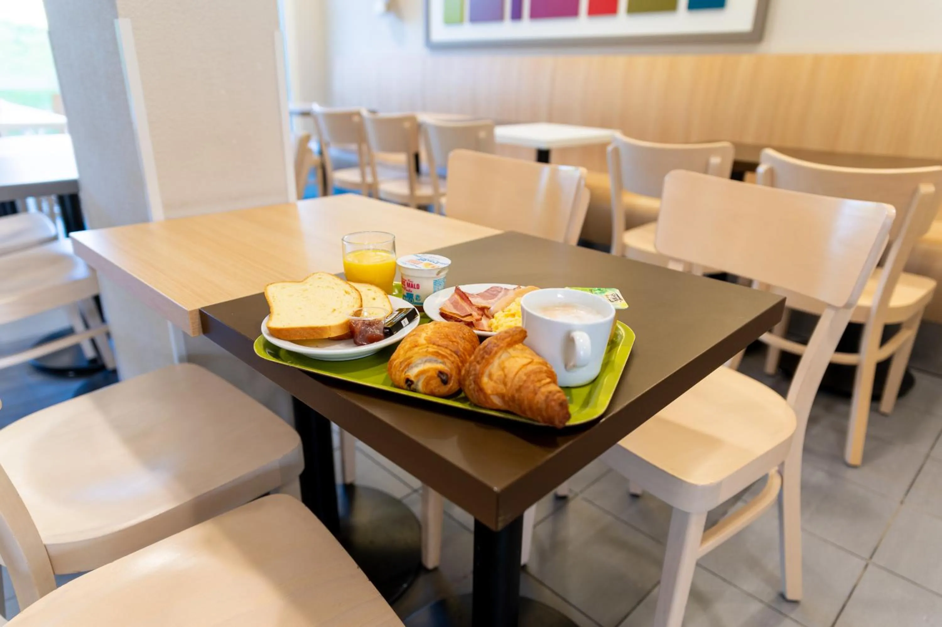 Buffet breakfast in B&B HOTEL Lieusaint Carré Sénart