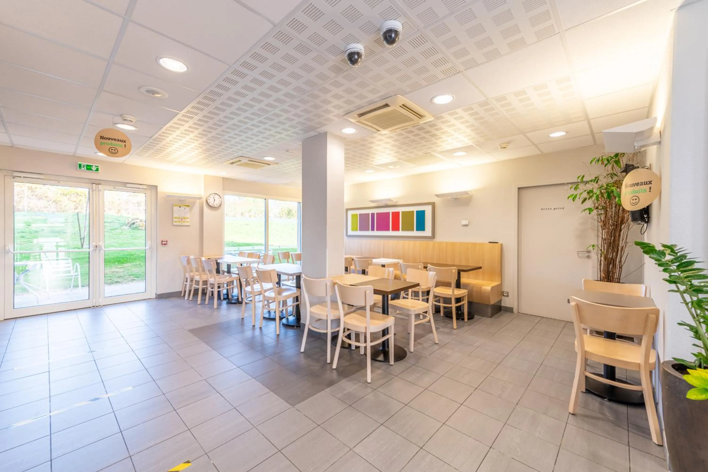 Buffet breakfast in B&B HOTEL Lieusaint Carré Sénart