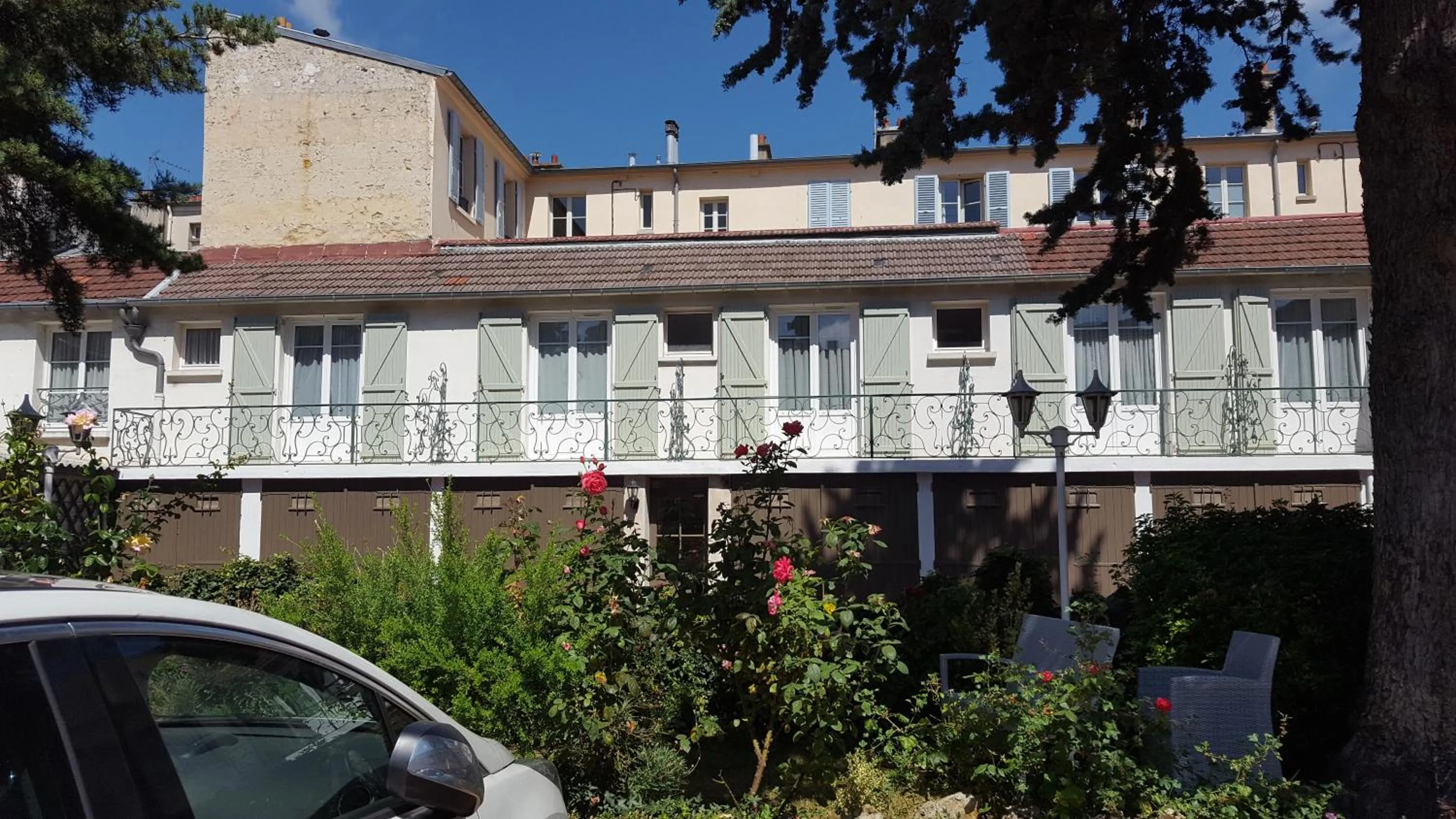 Balcony/Terrace in Hôtel du Cheval Rouge