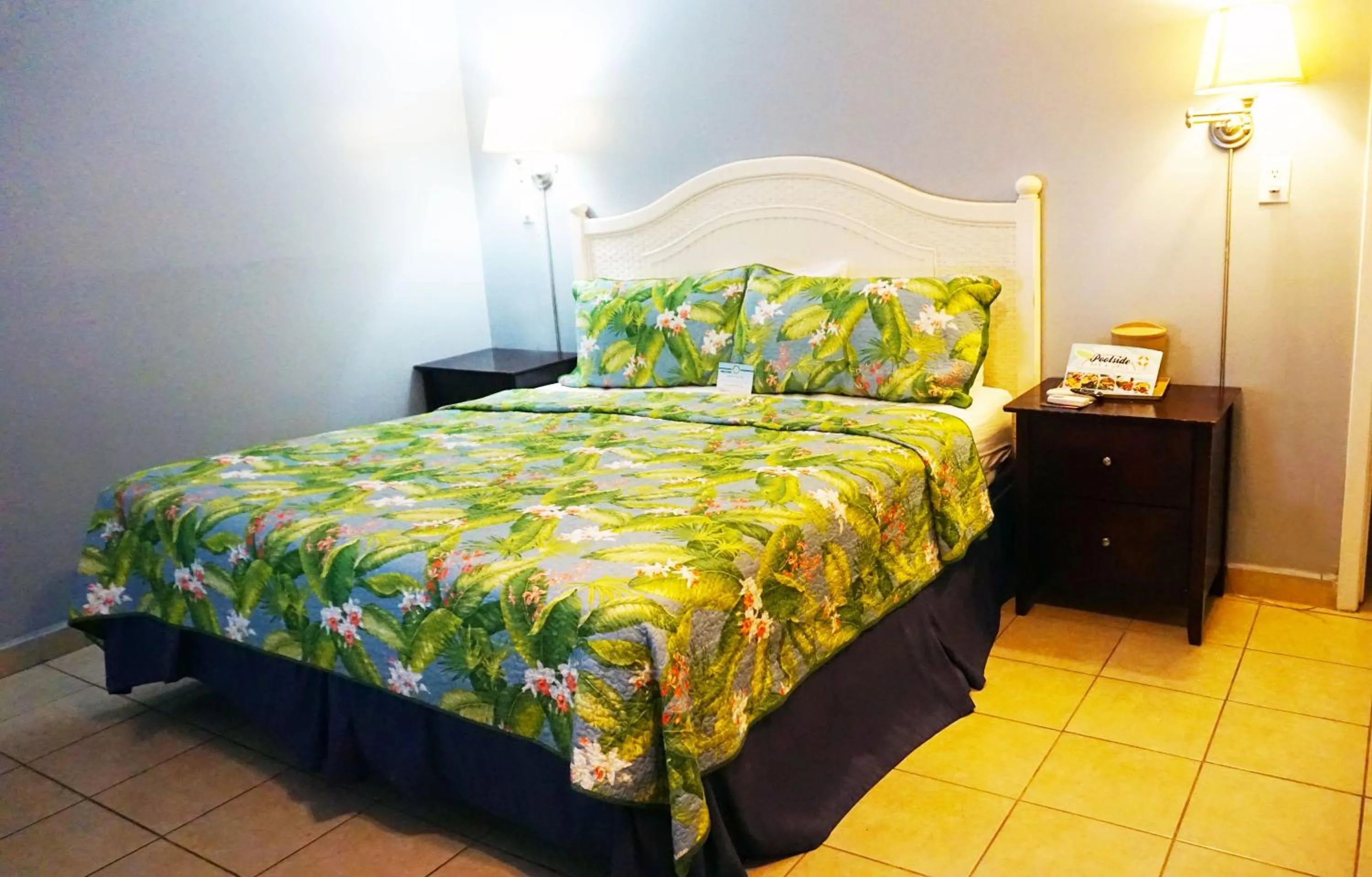 King Room - single occupancy in Upper Deck Hotel and Bar - Adults Only