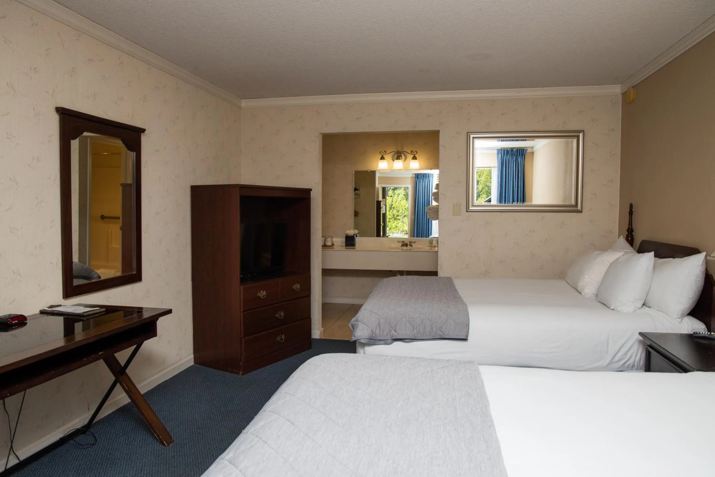 Bed in The Occidental Lodge