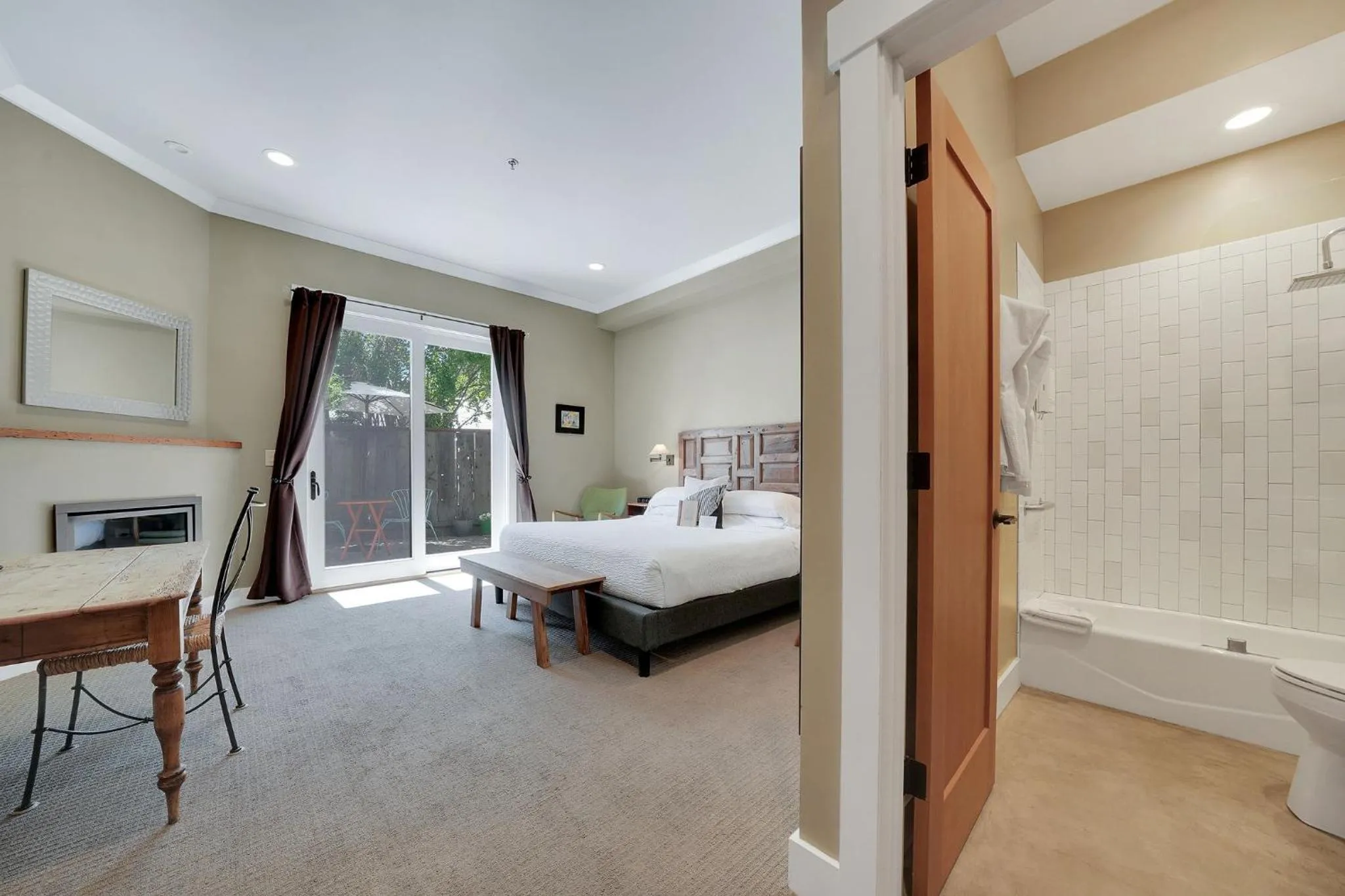 Bed in Hanford House