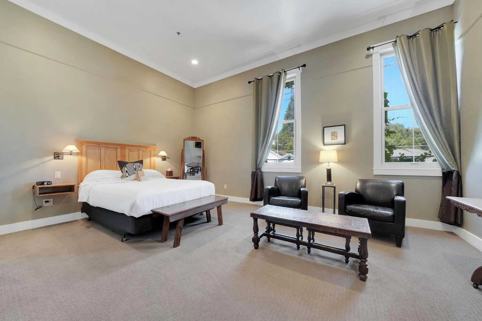 Bed in Hanford House