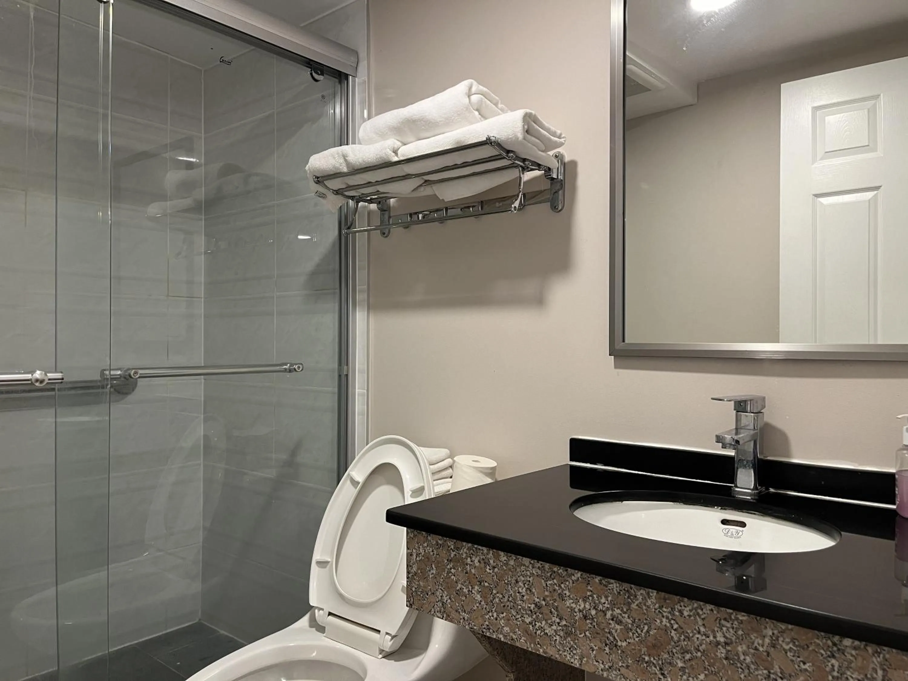 Shower in Kluane Park Inn