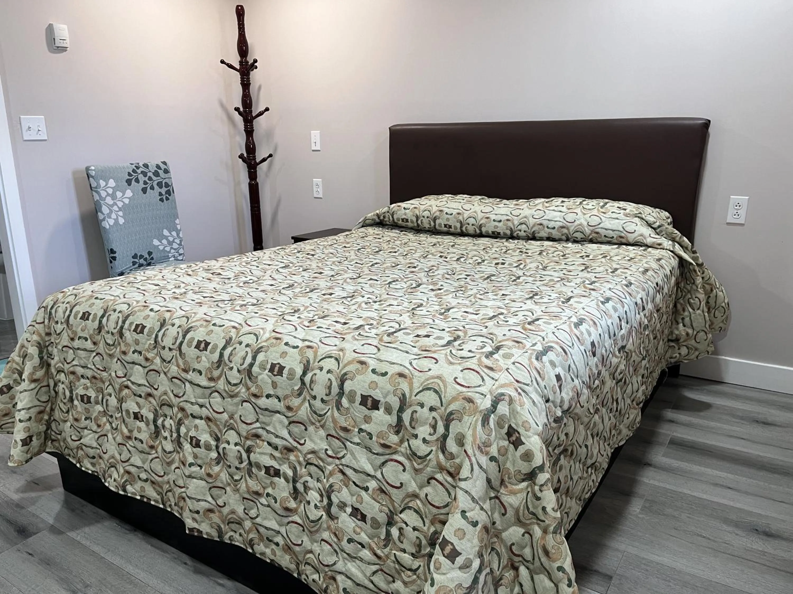 Bed in Kluane Park Inn