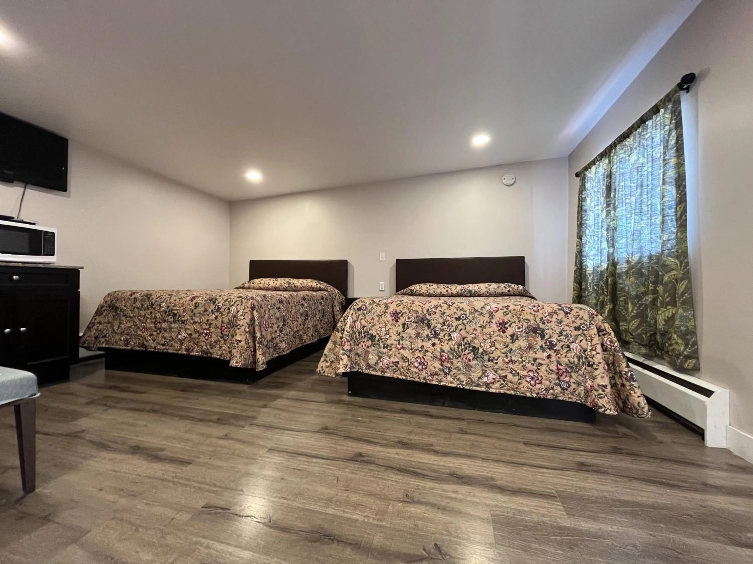 Bed in Kluane Park Inn