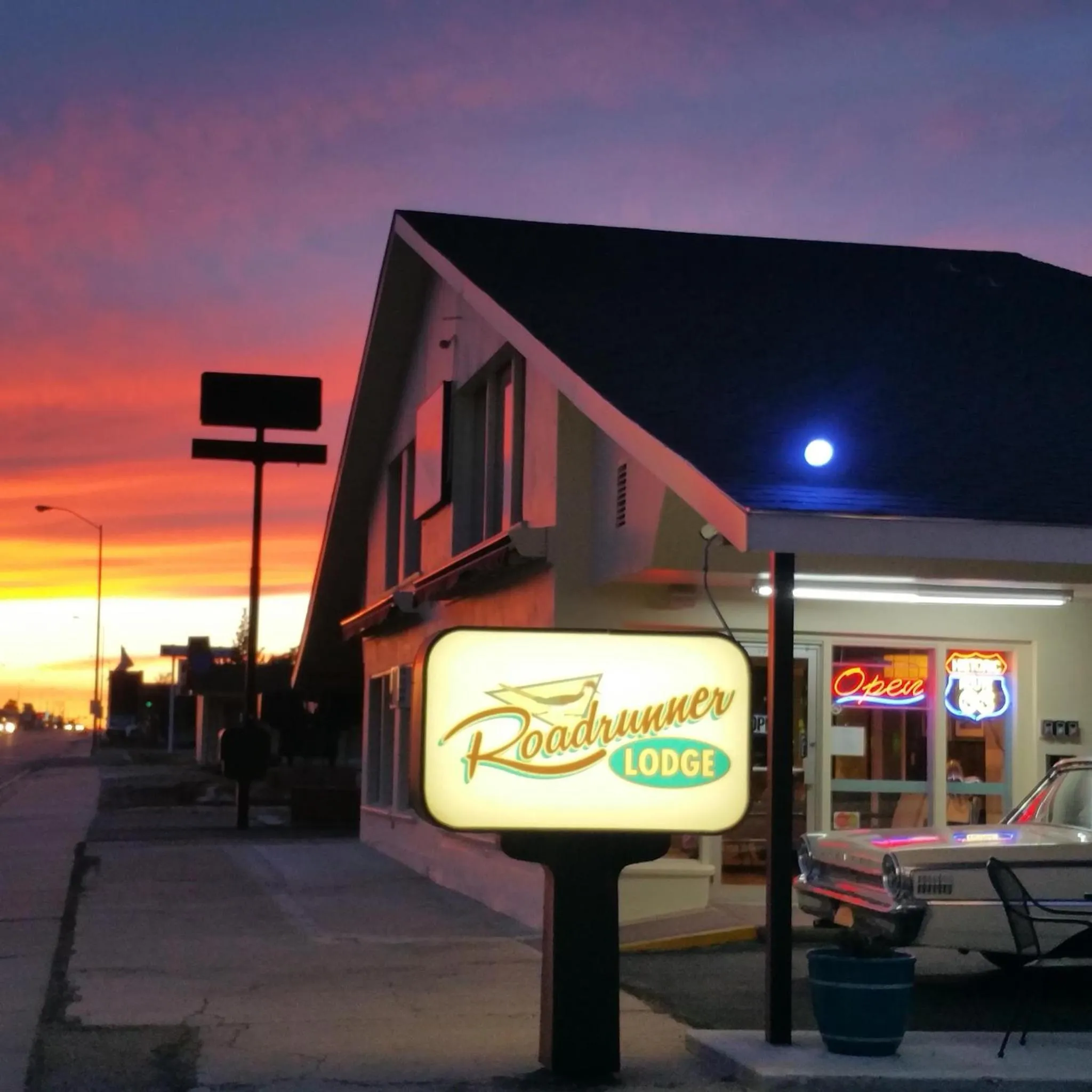 Property building in Roadrunner Lodge Motel