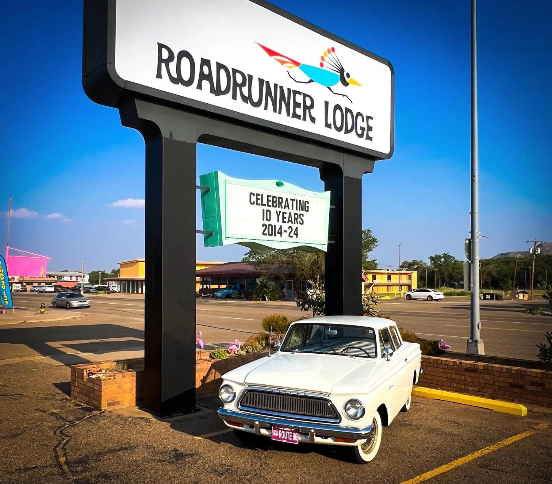 Logo/Certificate/Sign in Roadrunner Lodge Motel