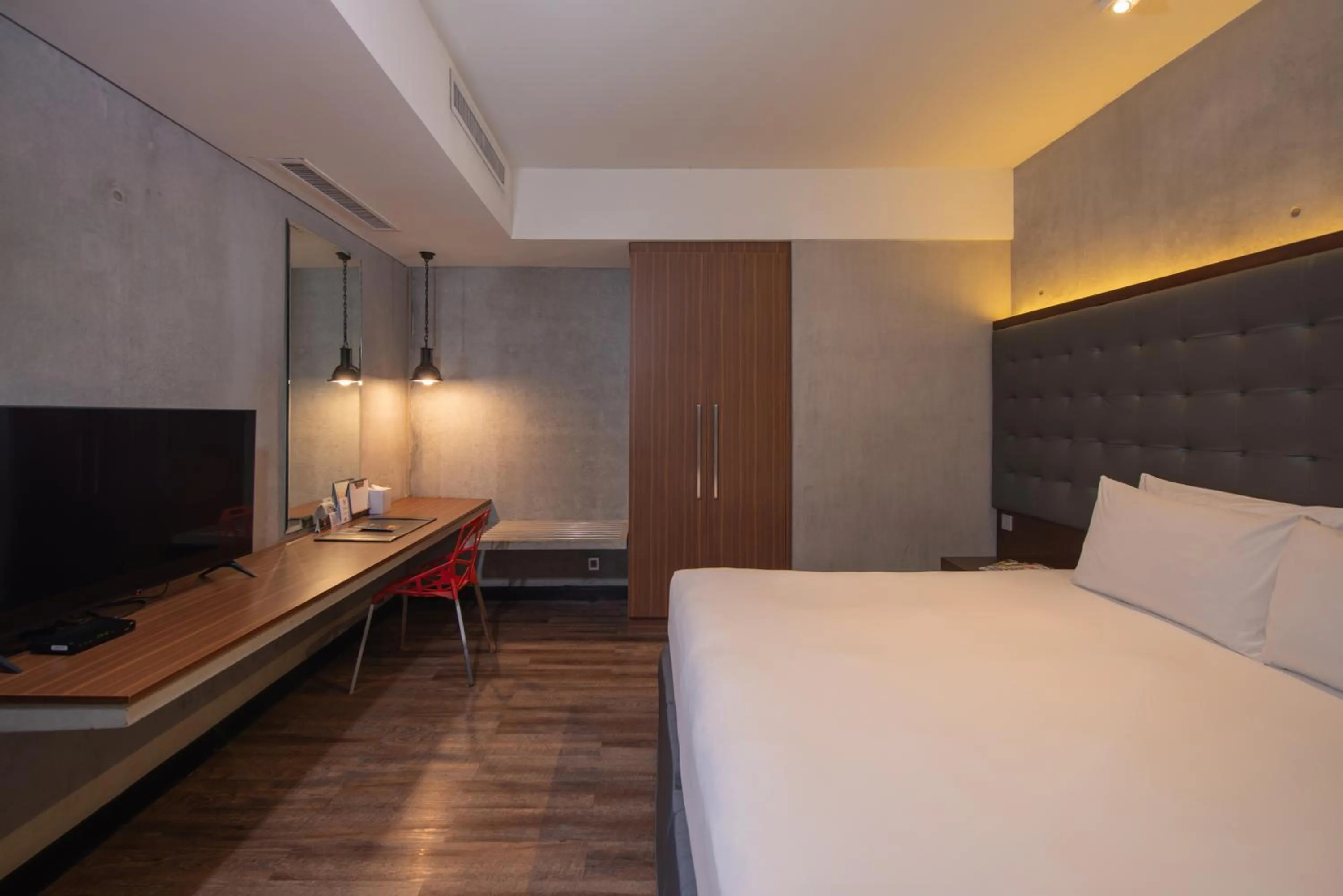 Bedroom, Bed in The B Hotel Quezon City