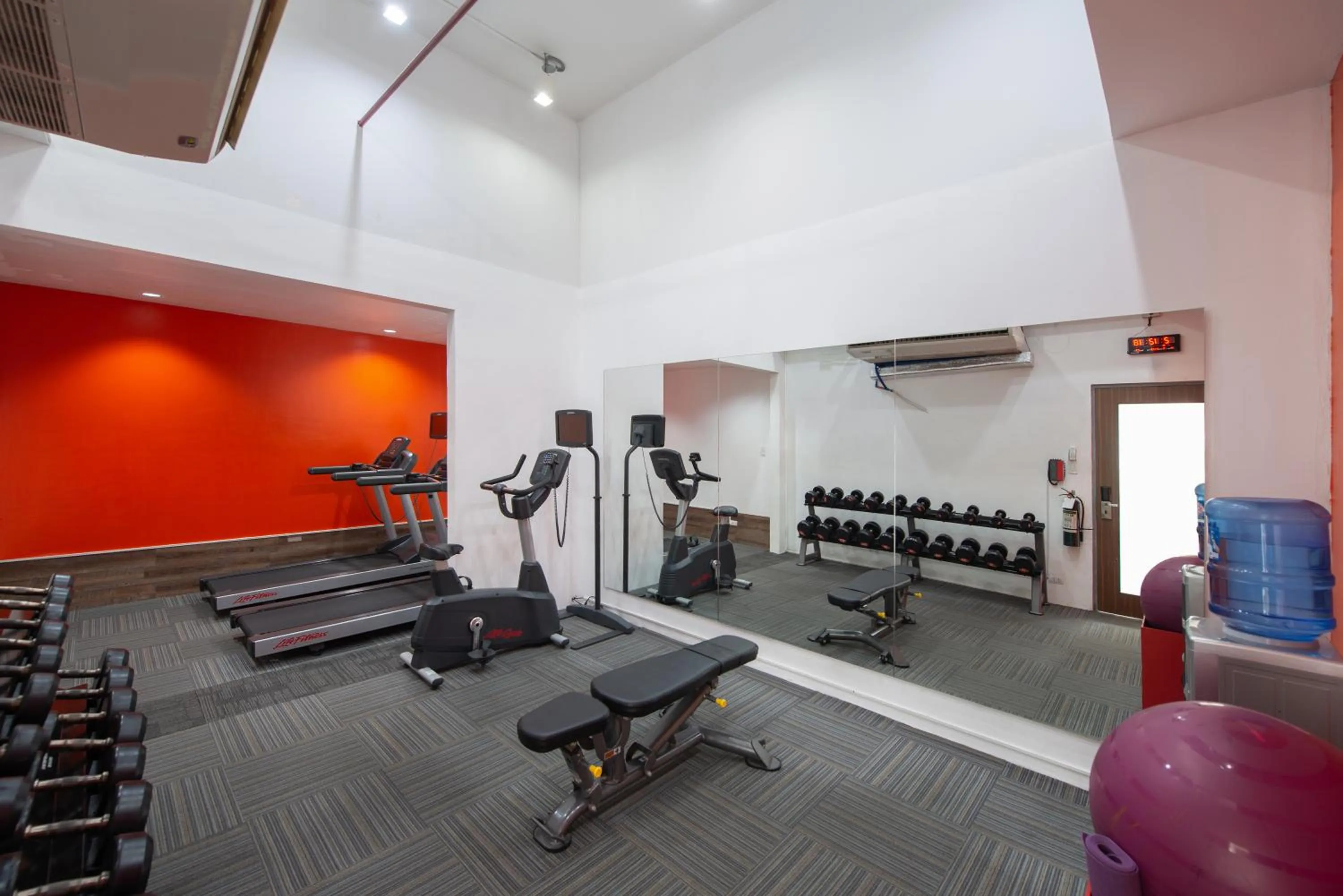 Fitness centre/facilities in The B Hotel Quezon City