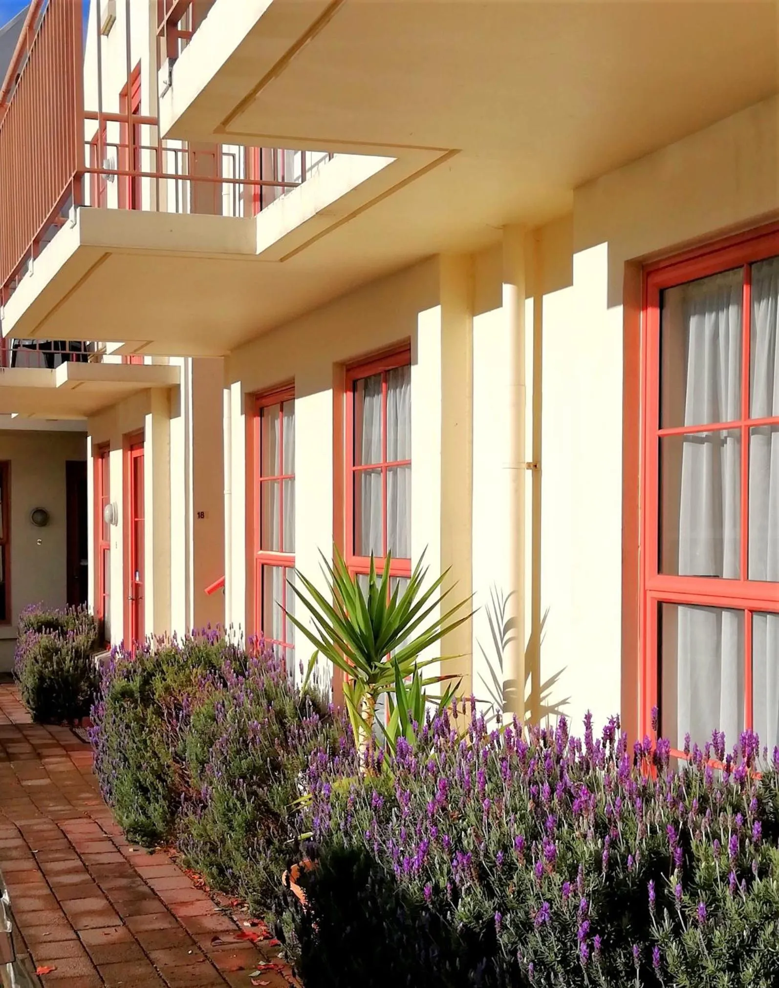 Patio in Addington Stadium Motel