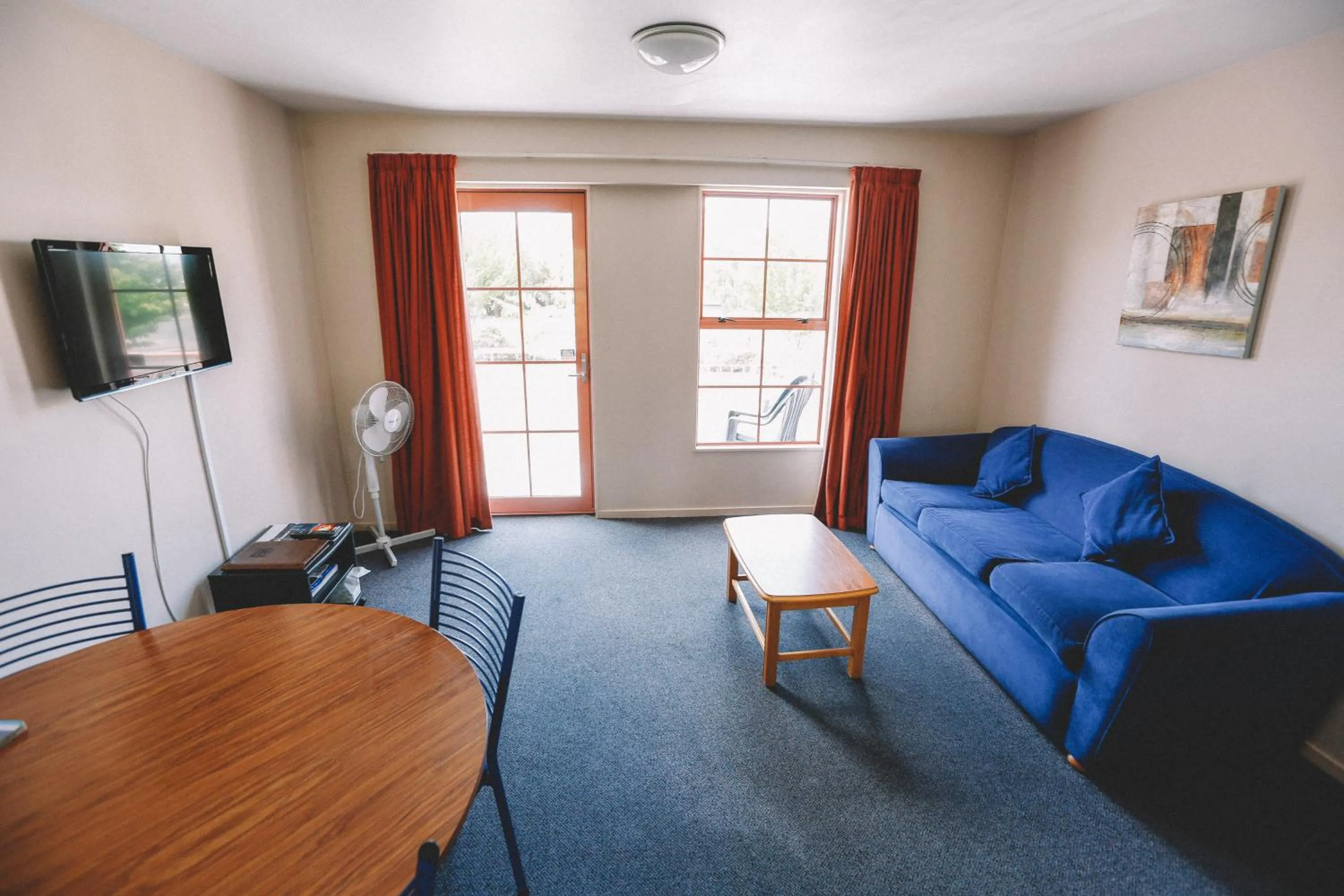 Photo of the whole room in Addington Stadium Motel