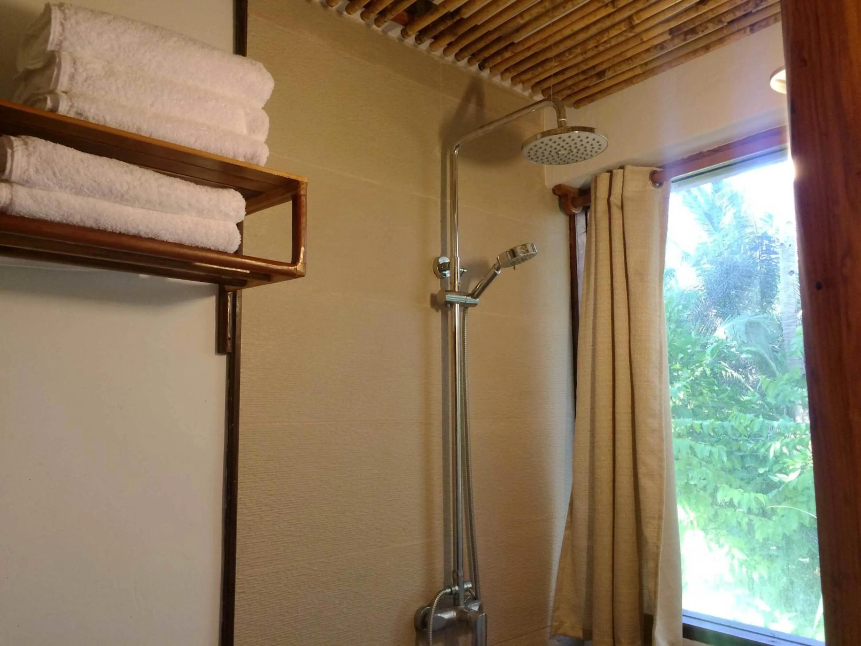 Shower in Harana Surf Resort