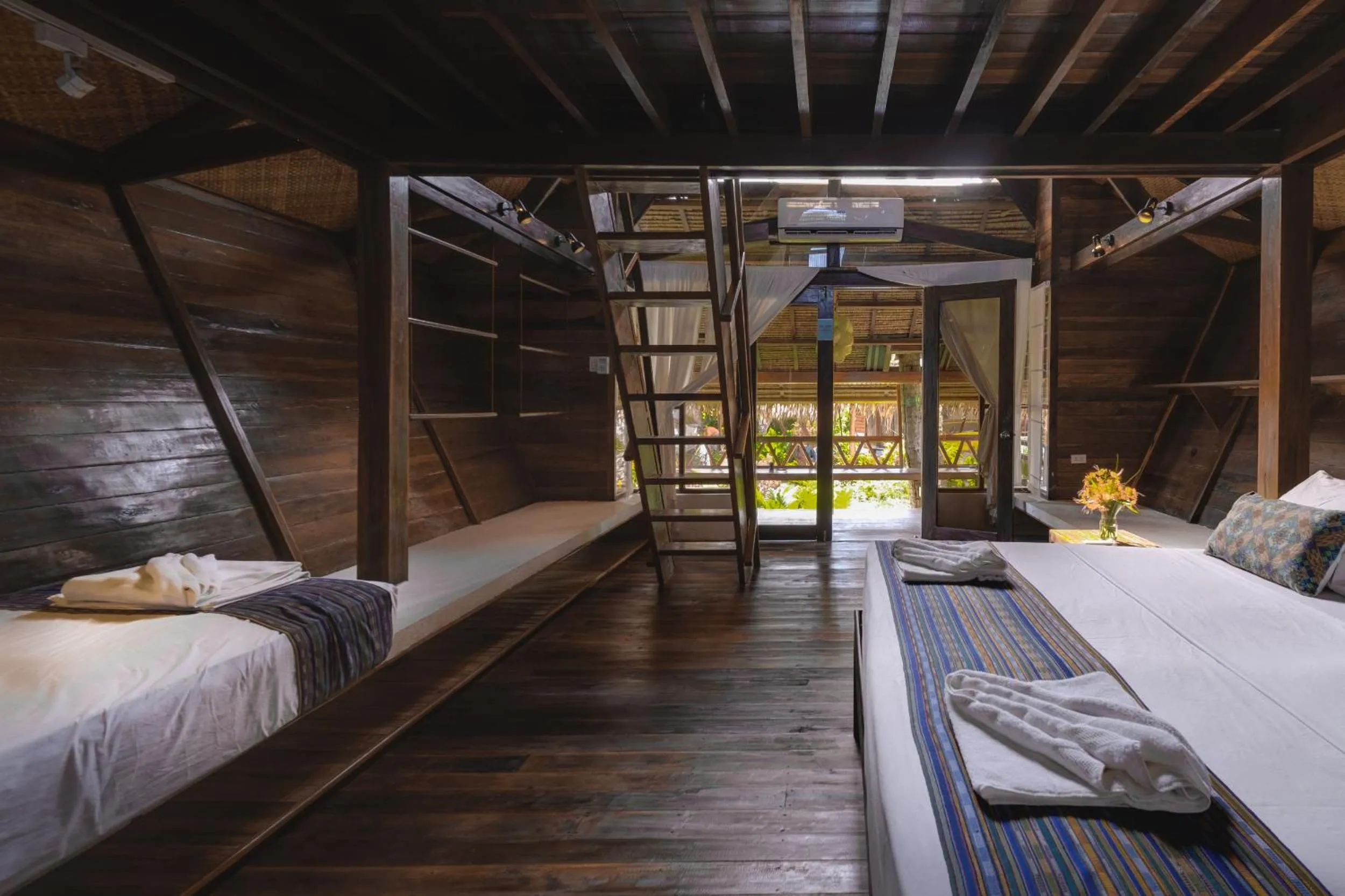 Bed in Harana Surf Resort