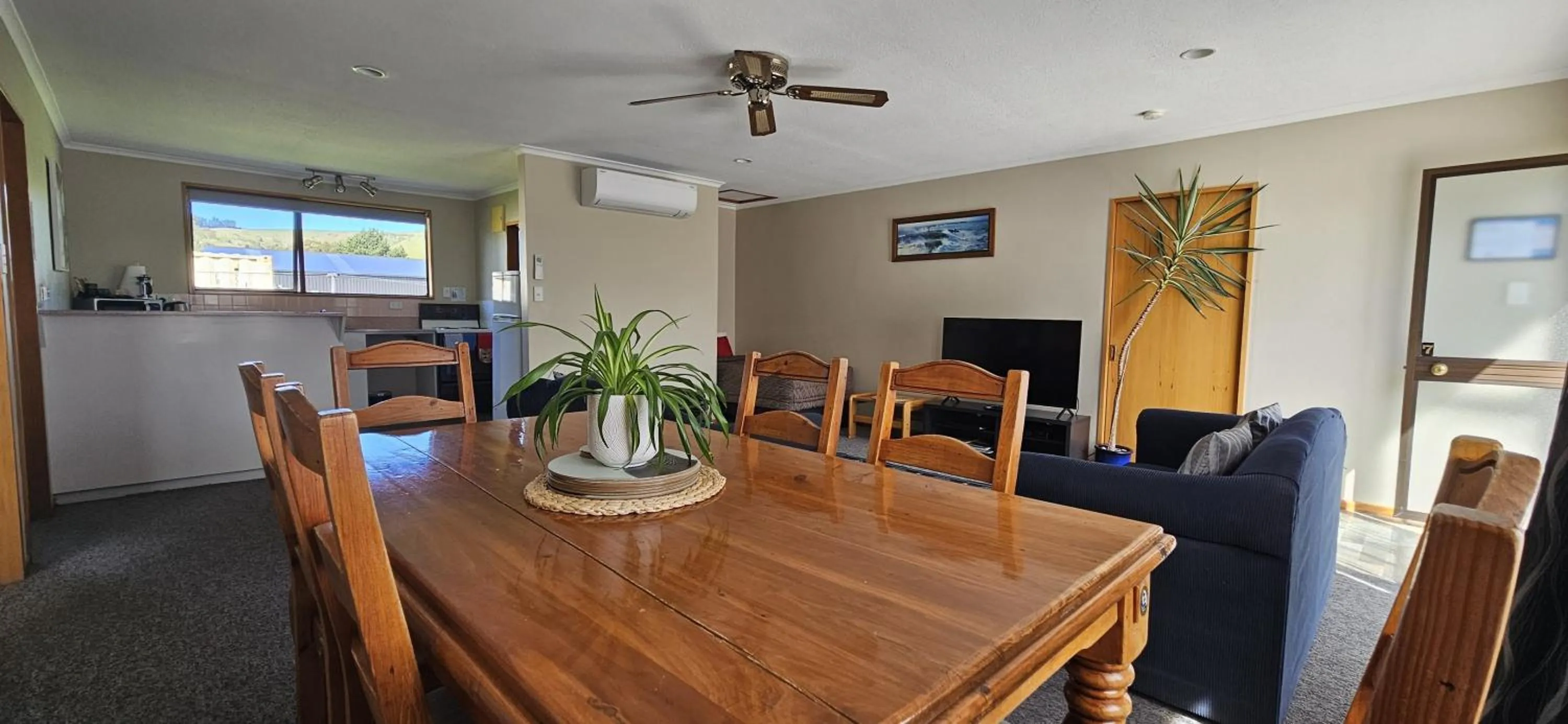 TV and multimedia in Broadview Motel