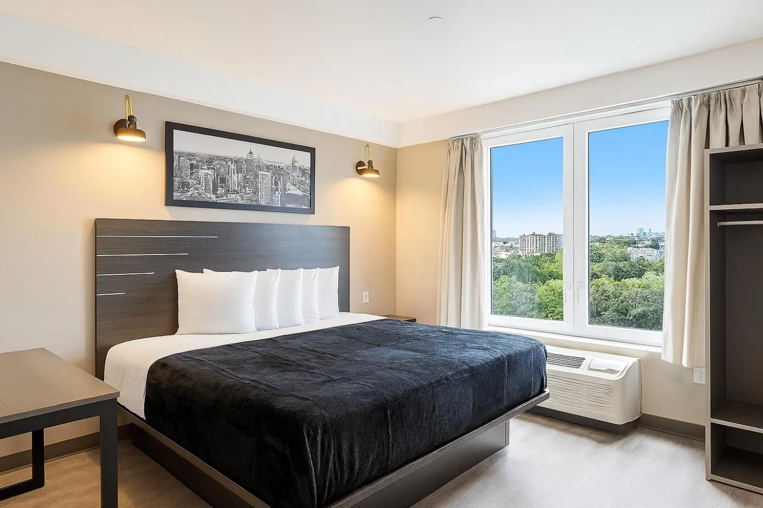 Bedroom, Bed in LIV Hotel Bronx GRAND OPENING