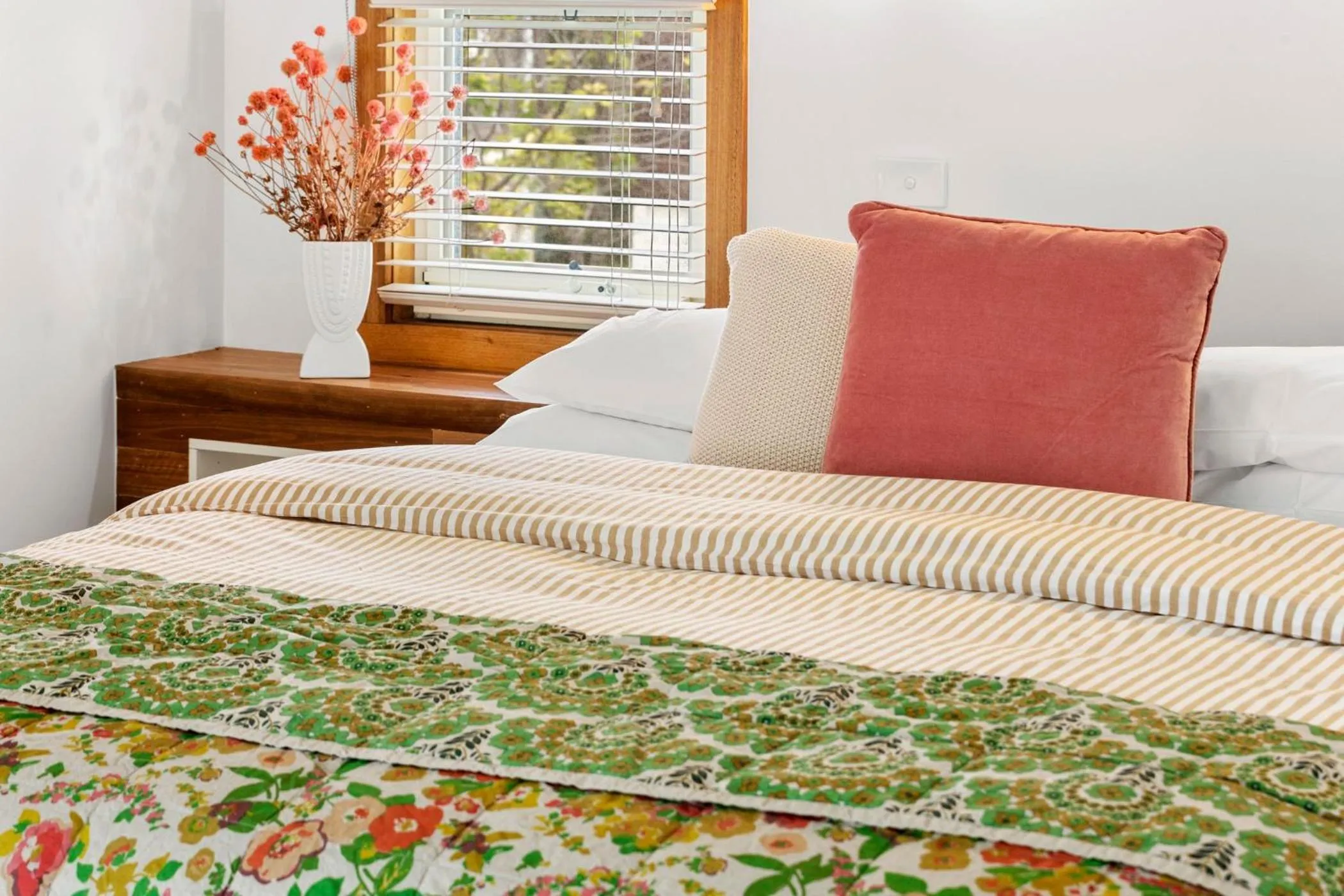 Bedroom, Bed in Seahaven Village