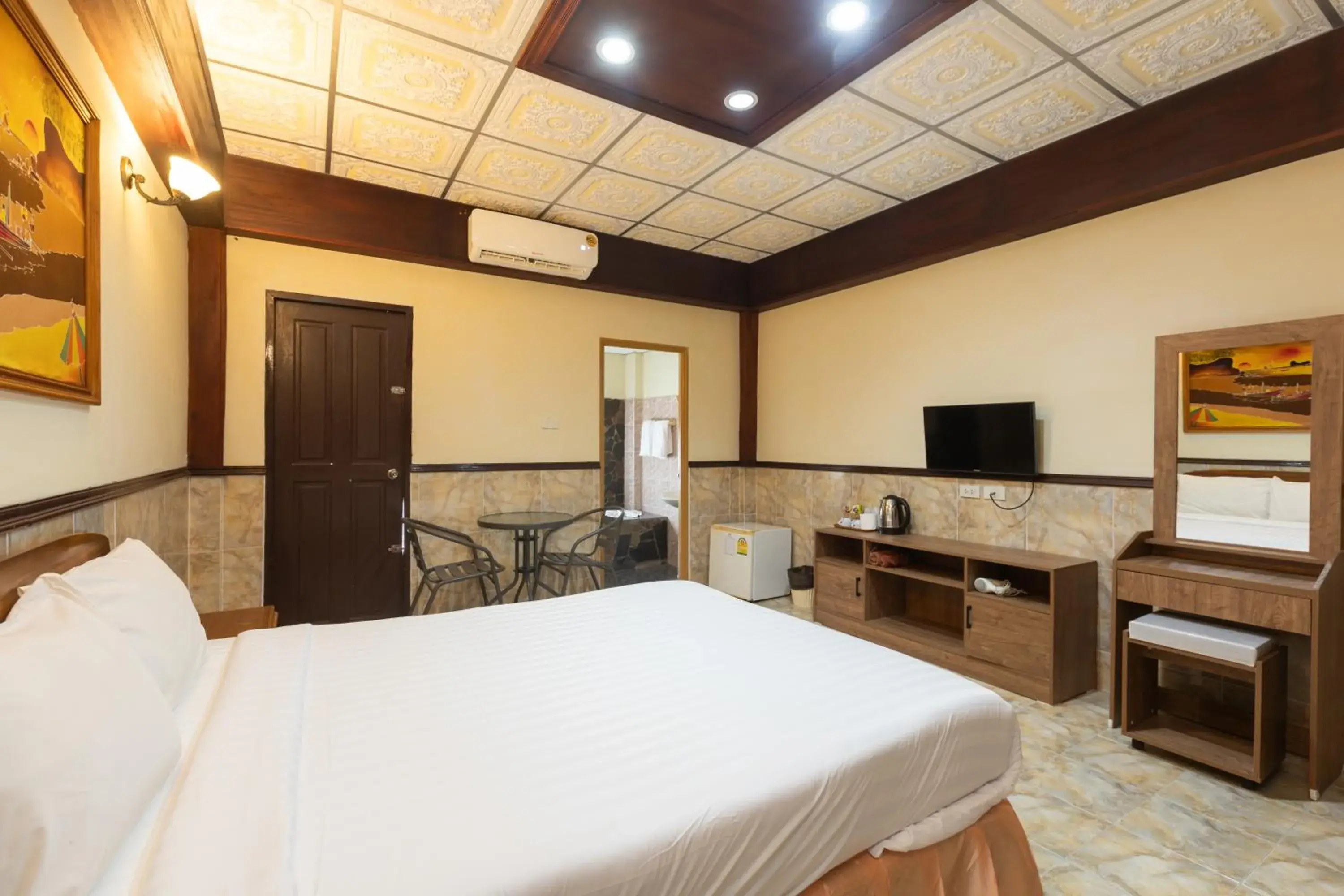 Standard Queen Room - single occupancy in Kata Palace Phuket Hotel Standard Queen Room - single occupancy in Kata Palace Phuket Hotel