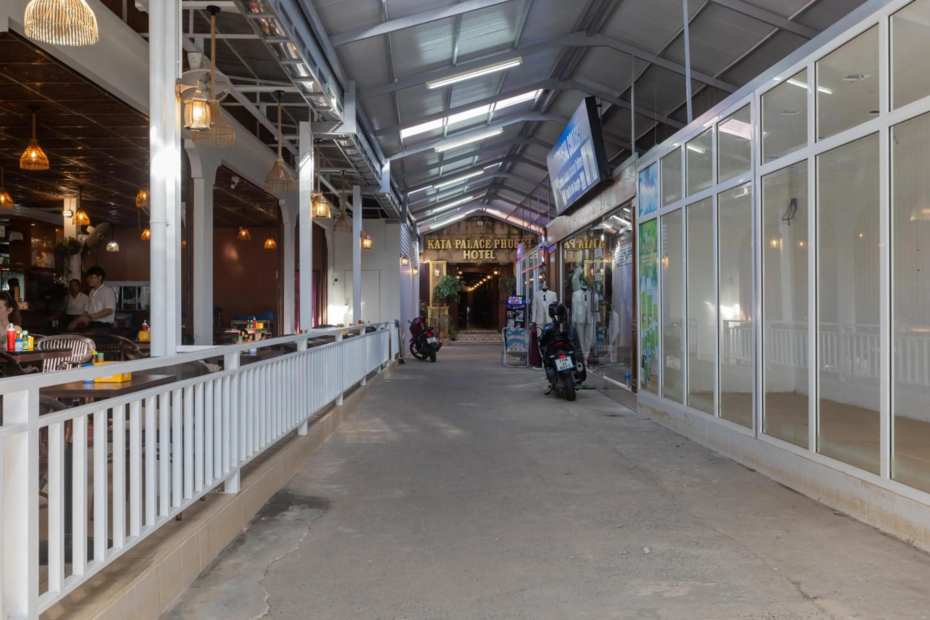 On-site shops in Kata Palace Phuket Hotel