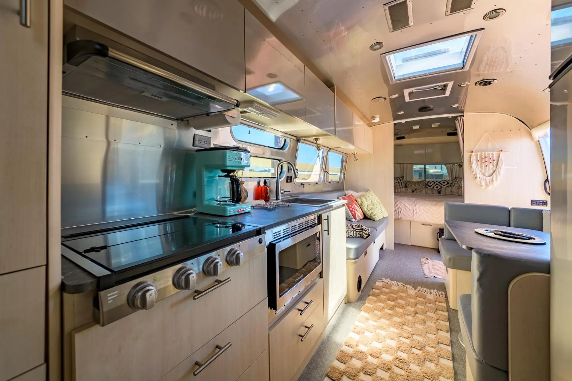 Kitchen or kitchenette in The Outpost Grand Canyon