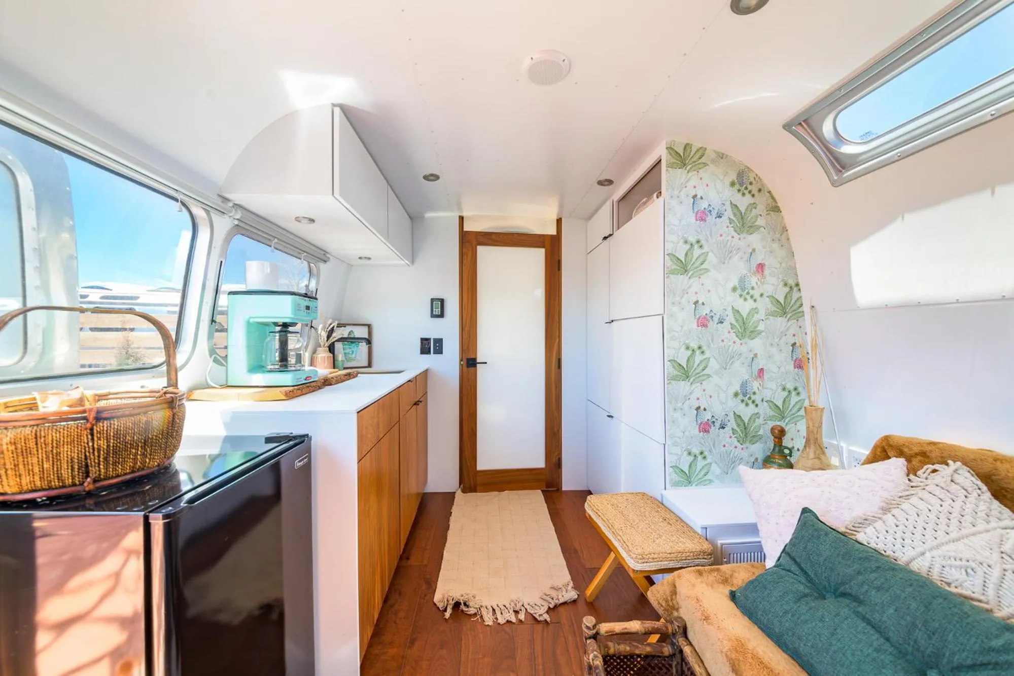 Kitchen or kitchenette in The Outpost Grand Canyon