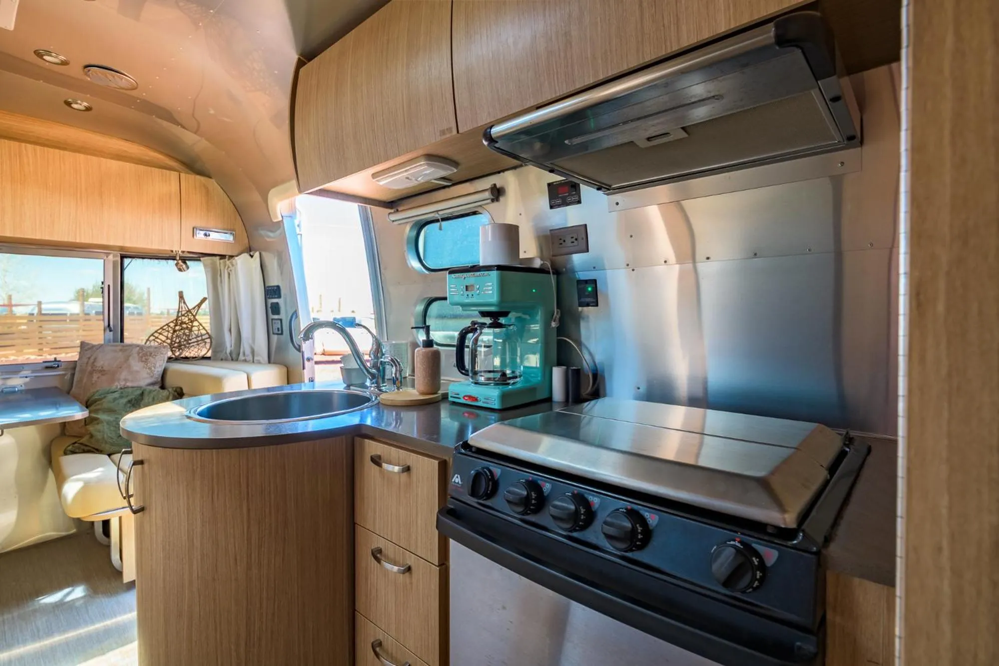 Kitchen or kitchenette in The Outpost Grand Canyon